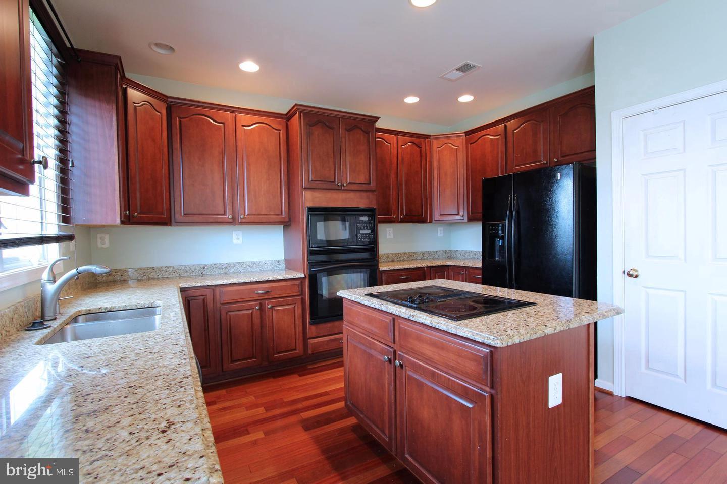 LOUDOUN VALLEY ESTATES 2 - Residential Lease