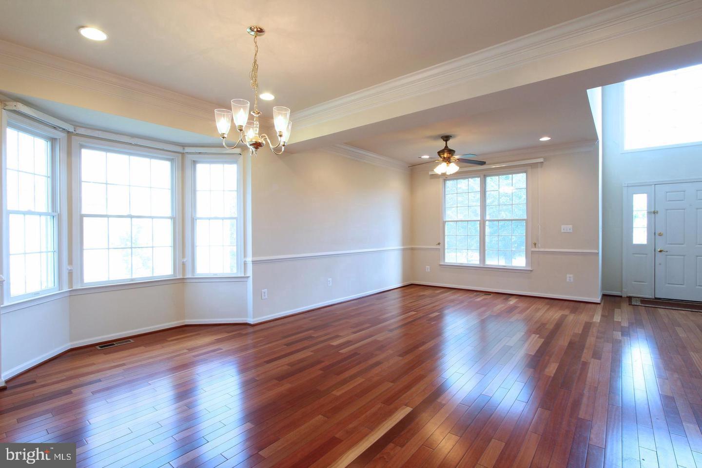 LOUDOUN VALLEY ESTATES 2 - Residential Lease