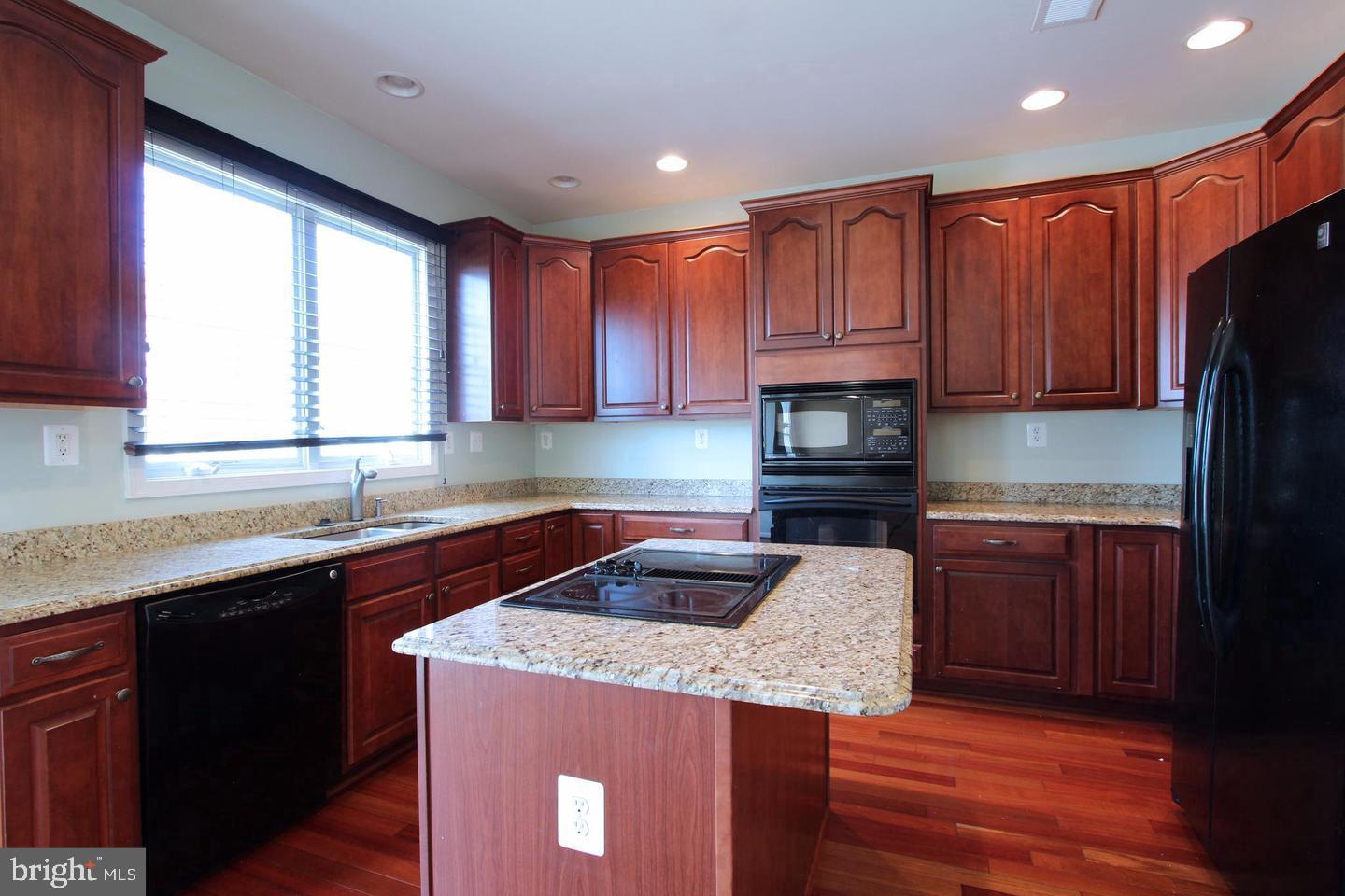 LOUDOUN VALLEY ESTATES 2 - Residential Lease