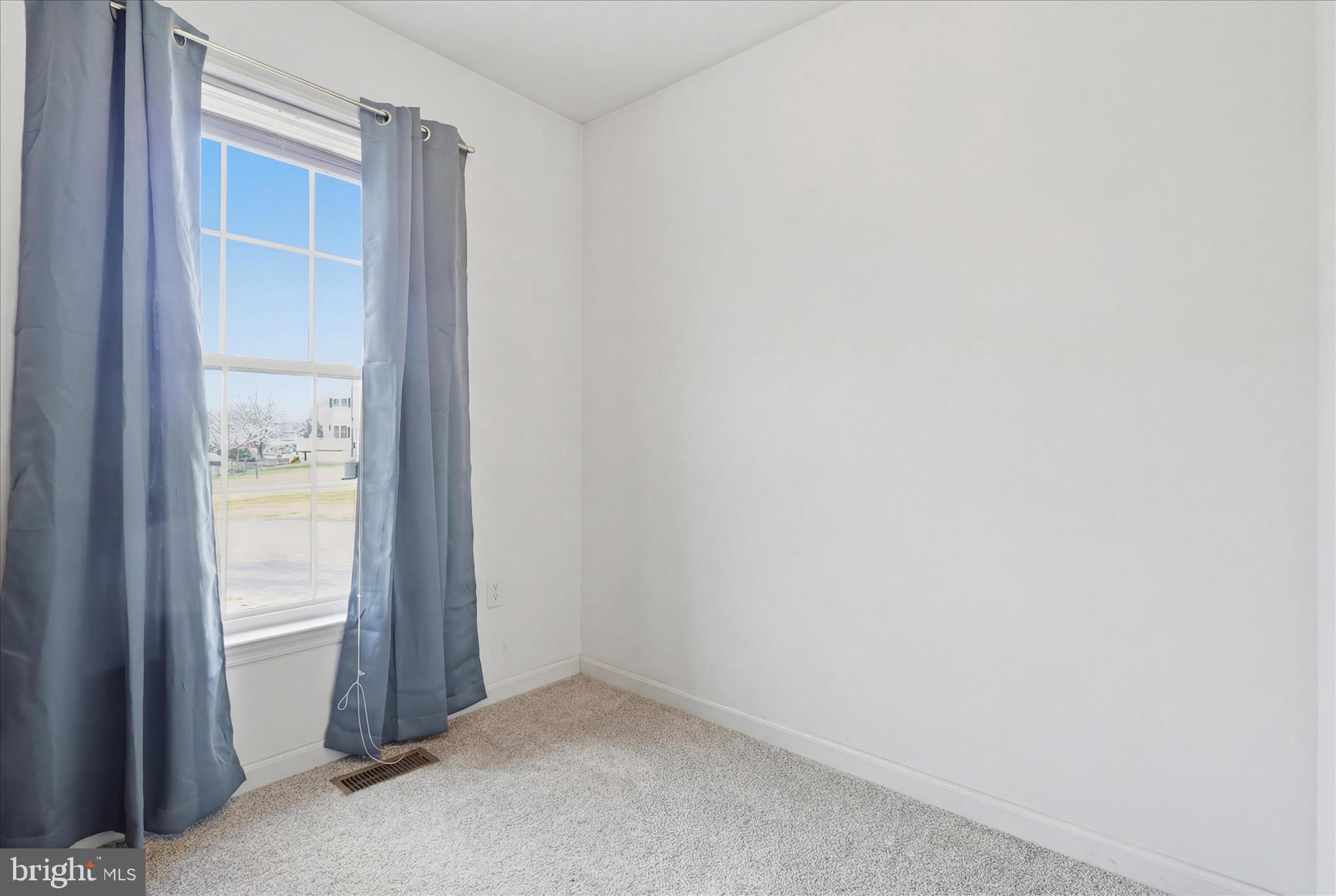 WHISPERING HILLS - Residential