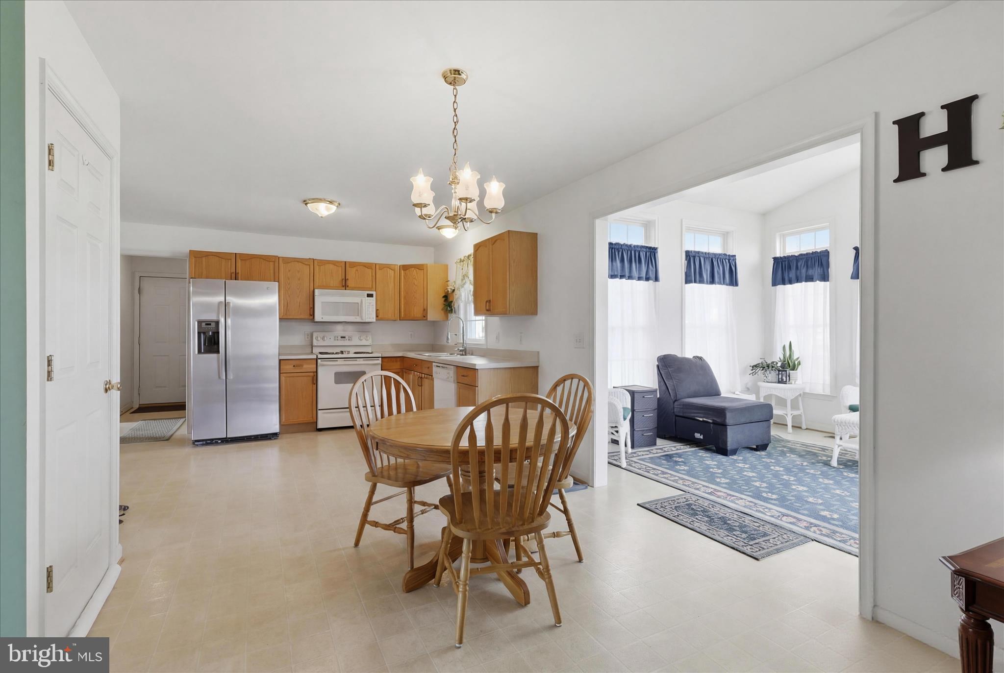 WHISPERING HILLS - Residential