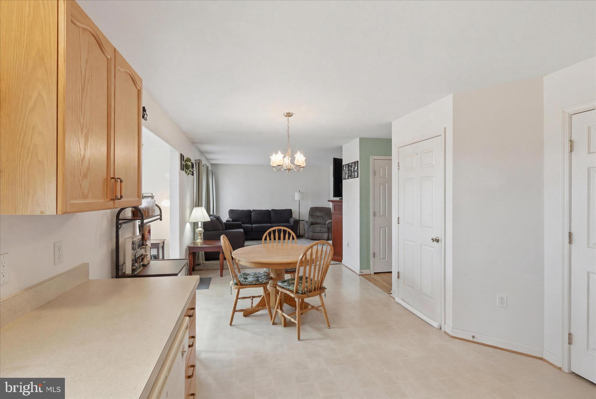 WHISPERING HILLS - Residential