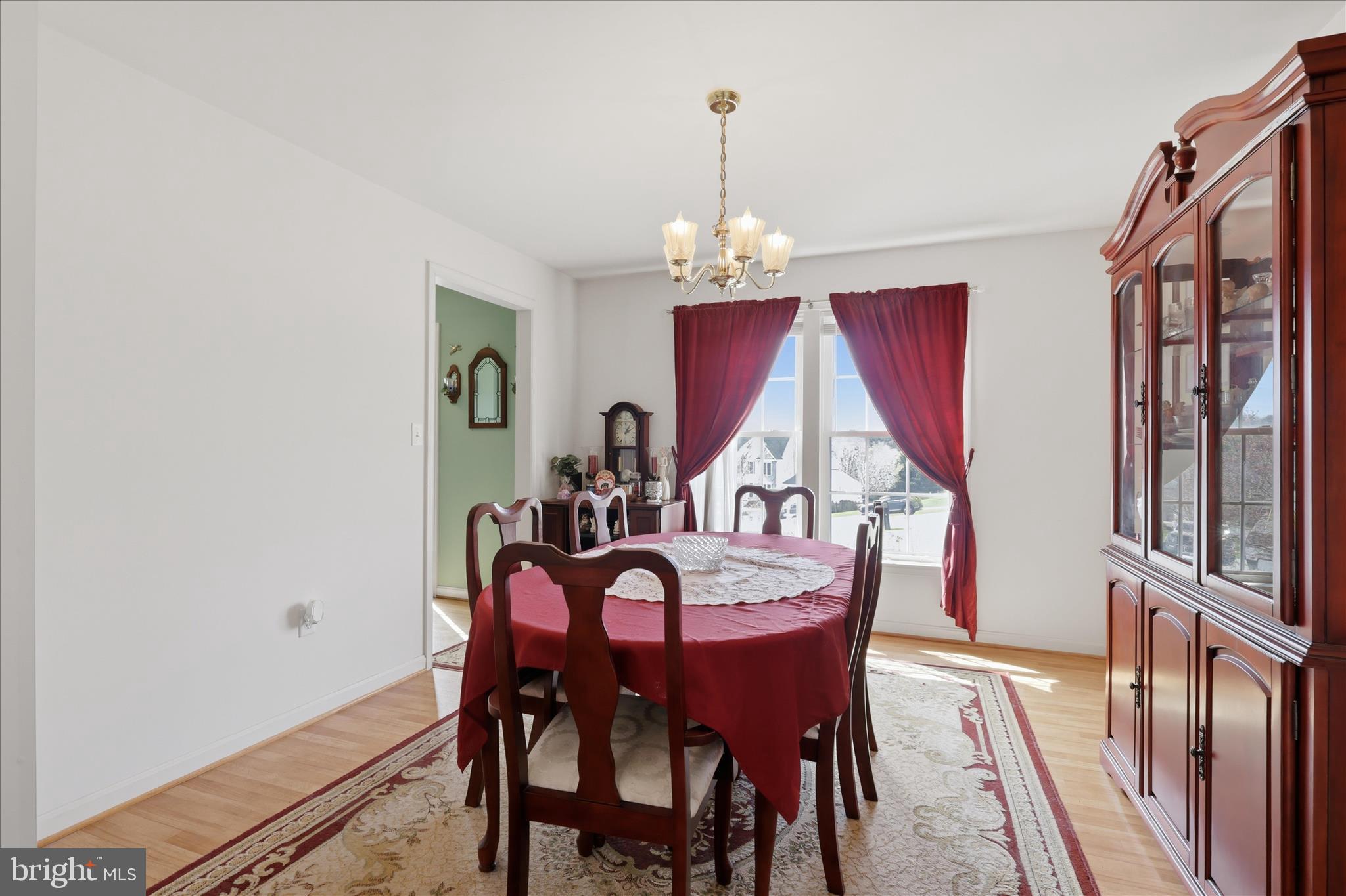 WHISPERING HILLS - Residential