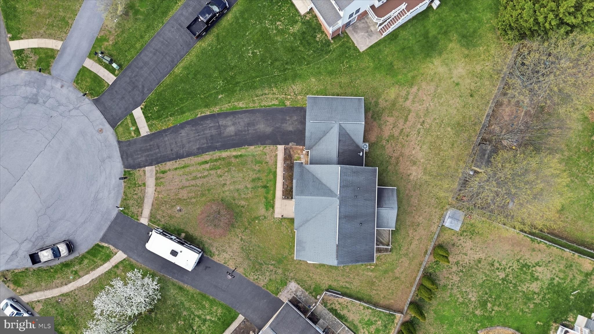 WHISPERING HILLS - Residential