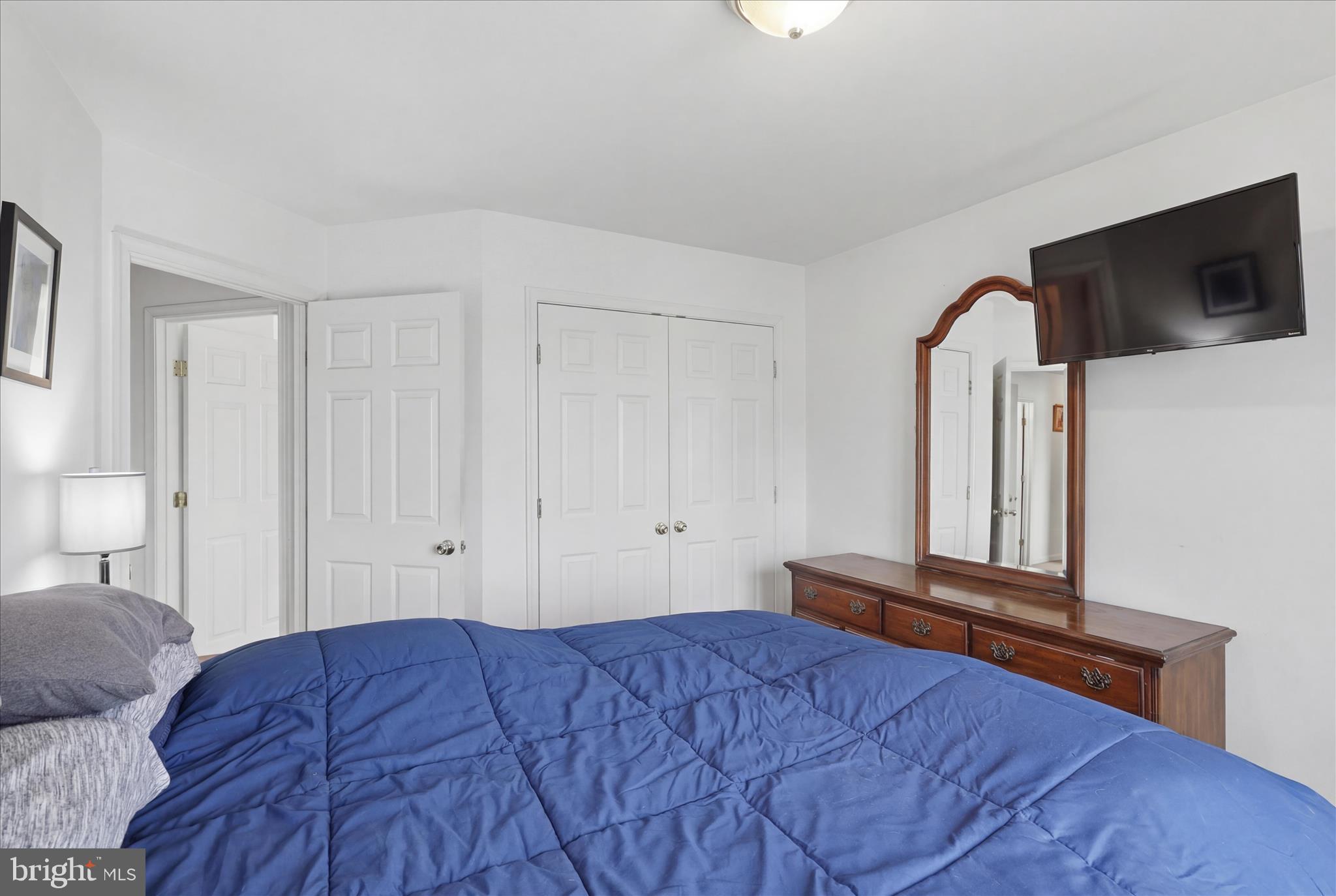 WHISPERING HILLS - Residential