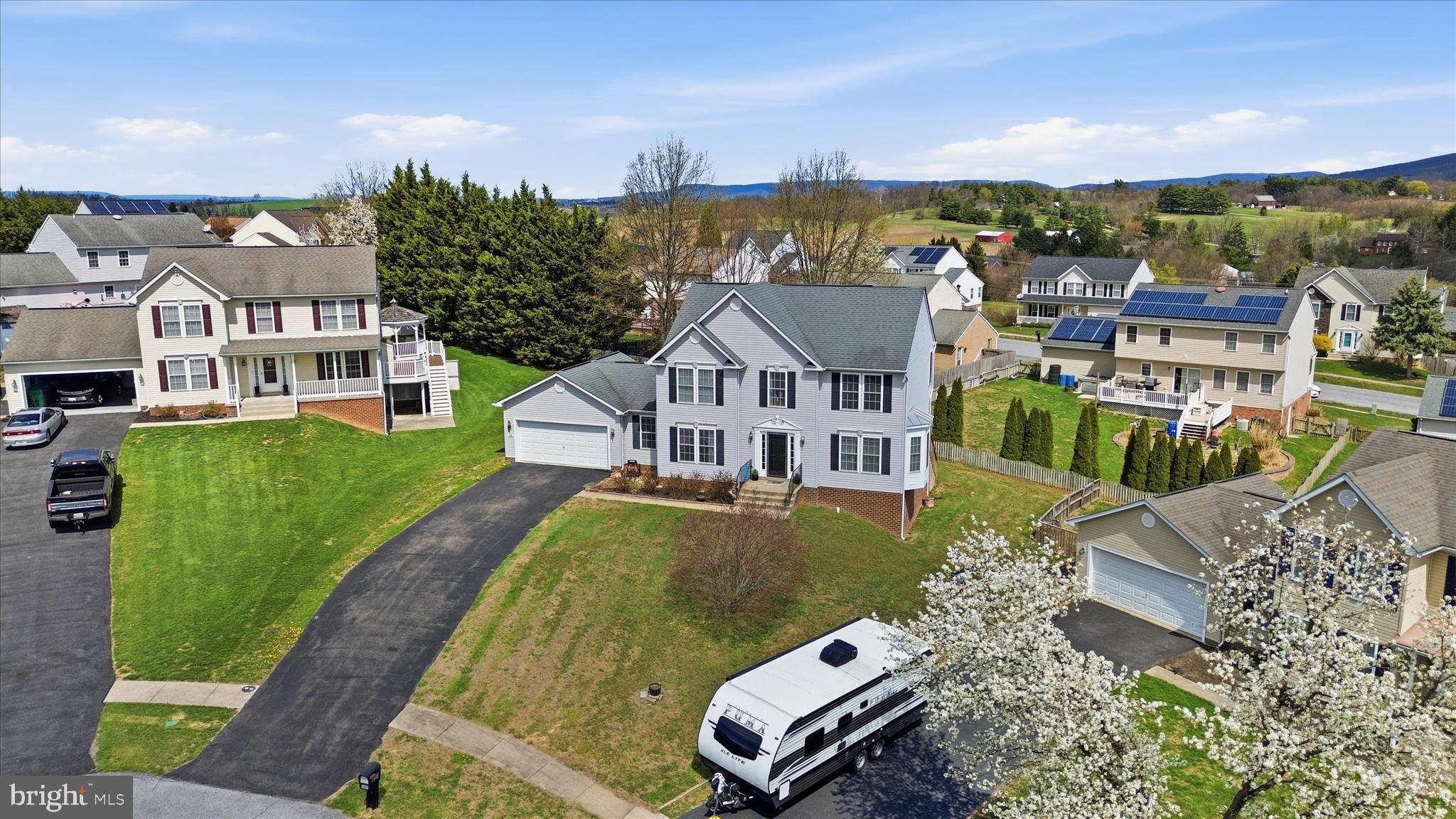 WHISPERING HILLS - Residential