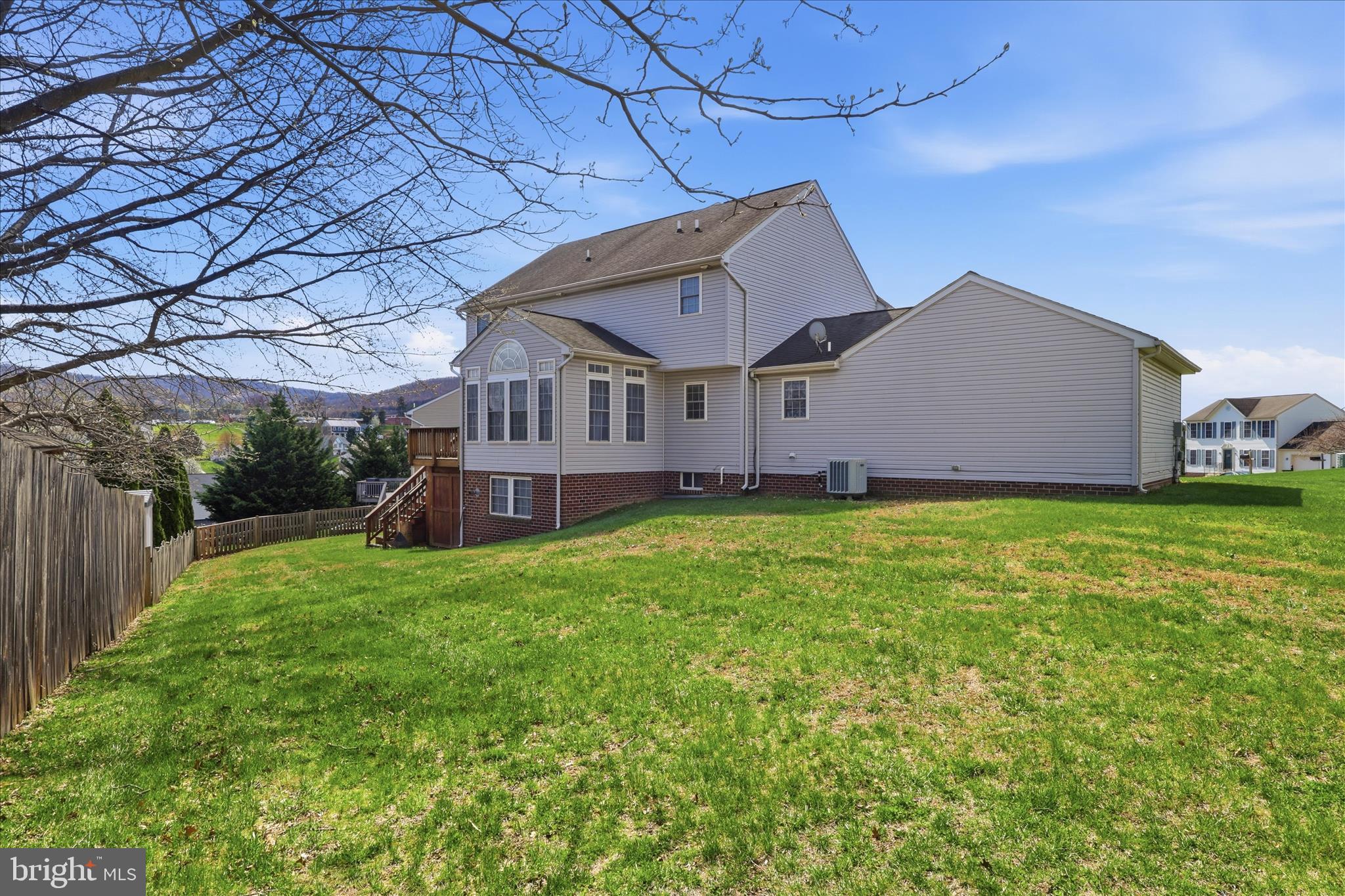 WHISPERING HILLS - Residential