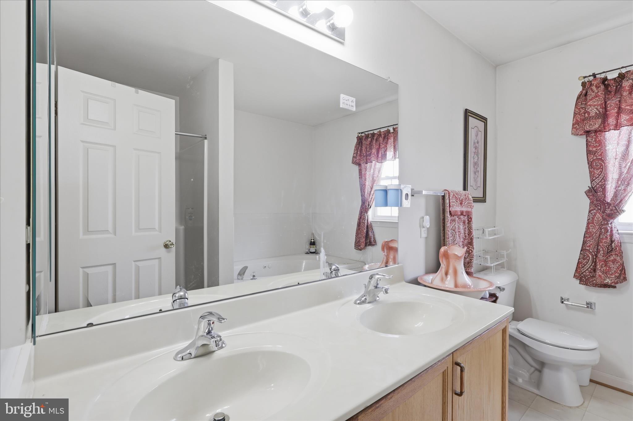 WHISPERING HILLS - Residential