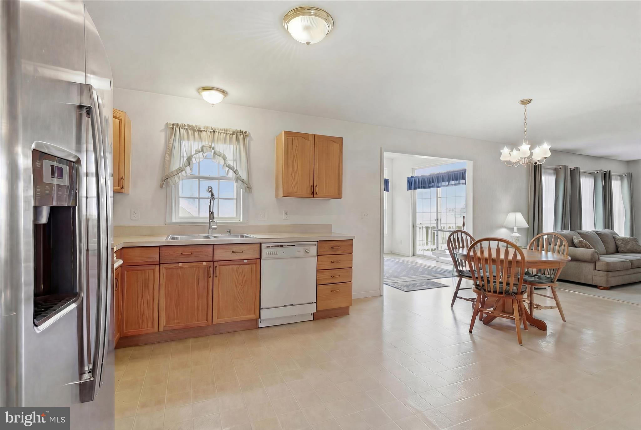 WHISPERING HILLS - Residential