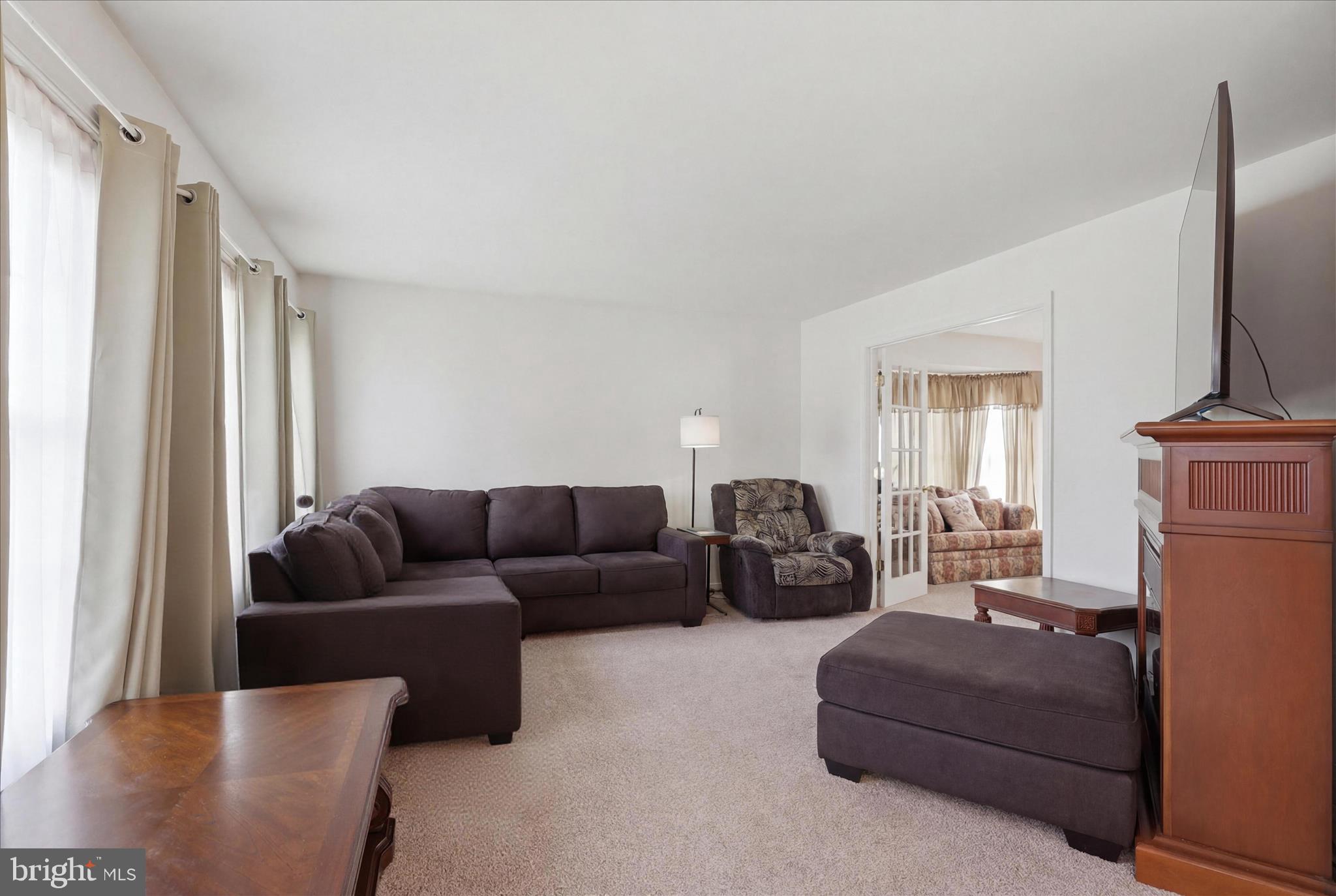 WHISPERING HILLS - Residential