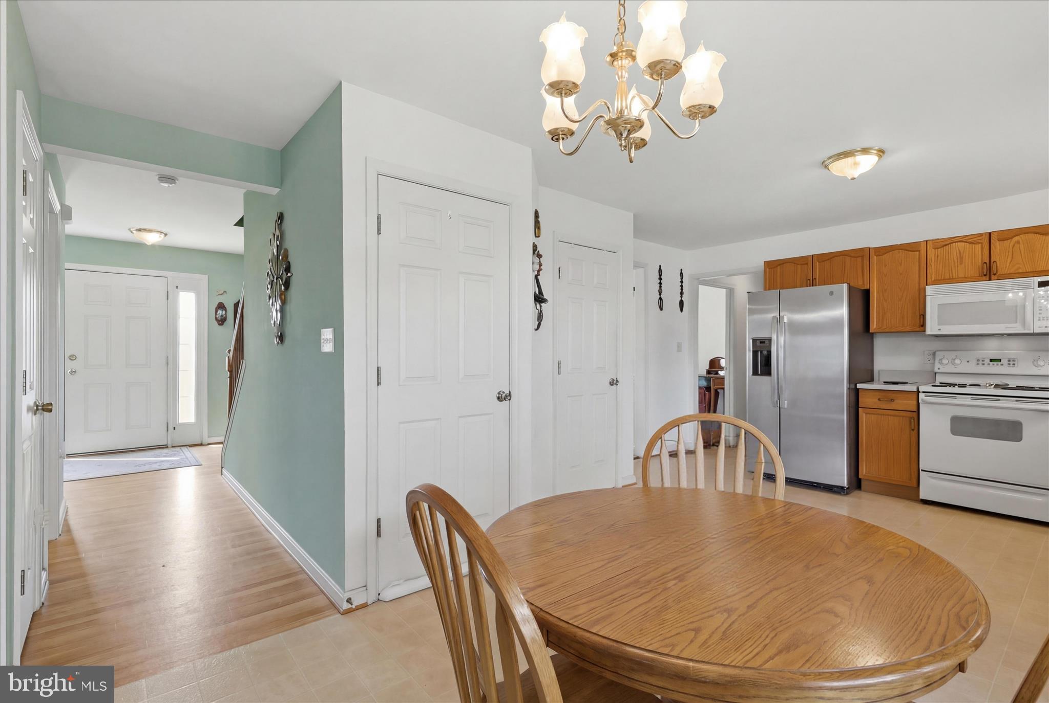 WHISPERING HILLS - Residential