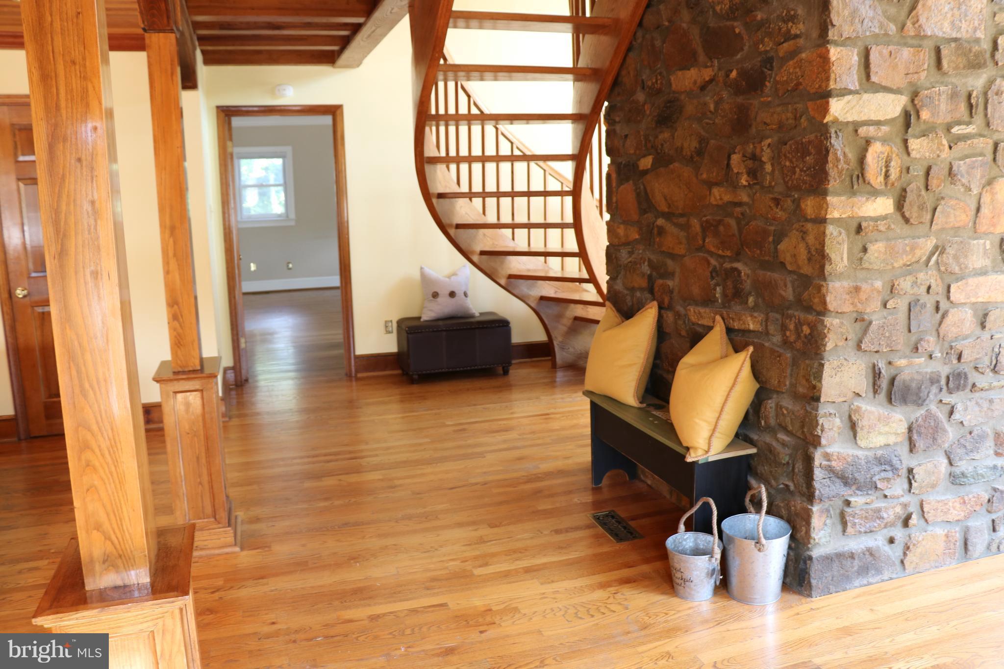 BELLEVUE FARMS - Residential Lease