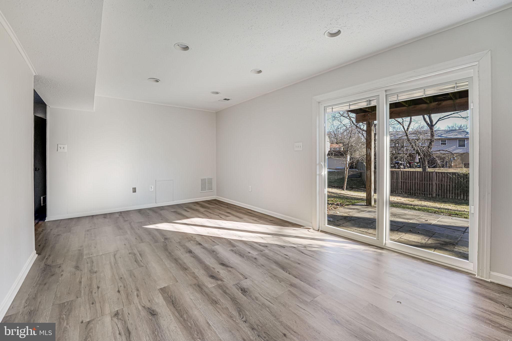 SOUTH KINGS FOREST - Residential Lease