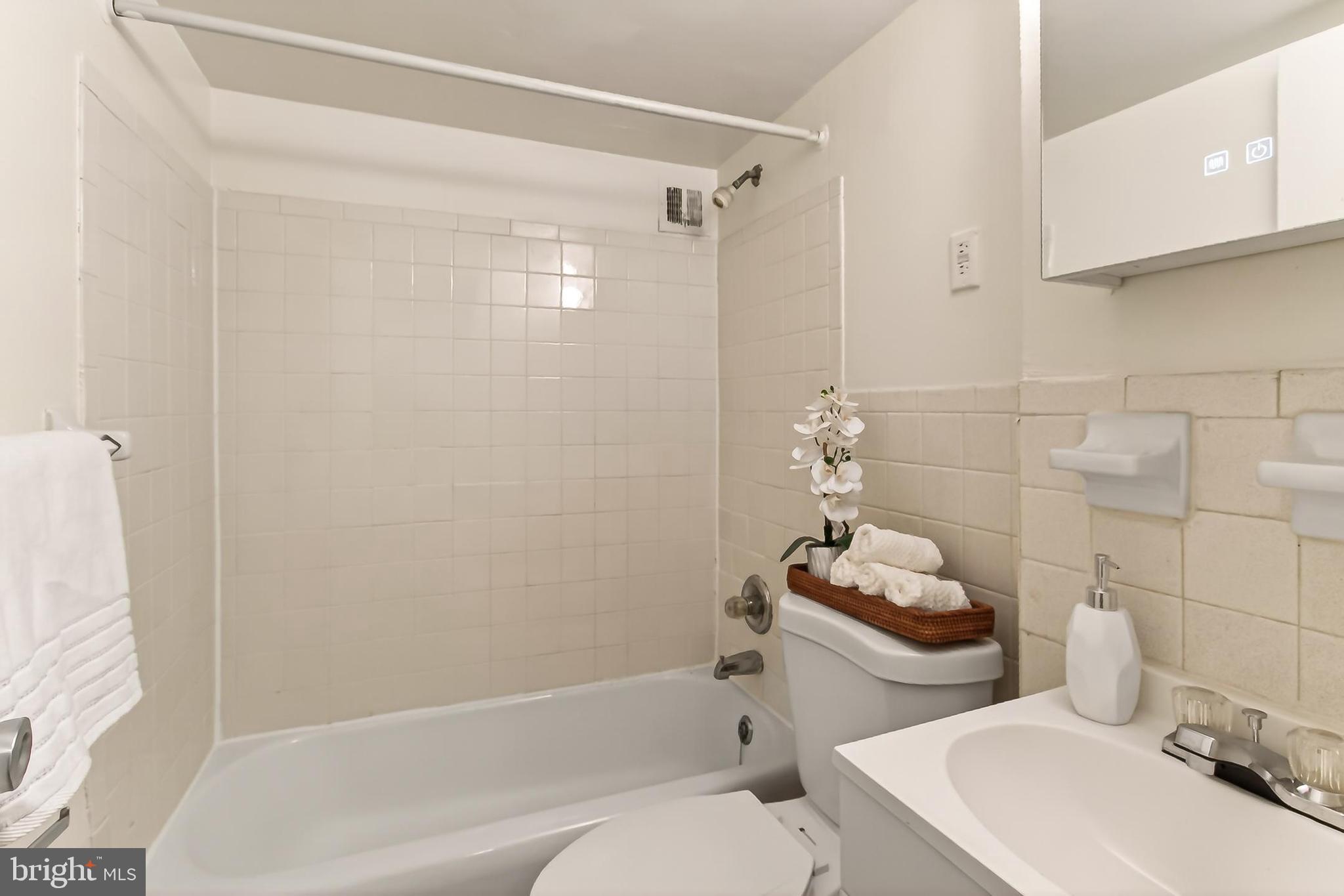 PORT ROYAL CONDOMINIUM - Residential