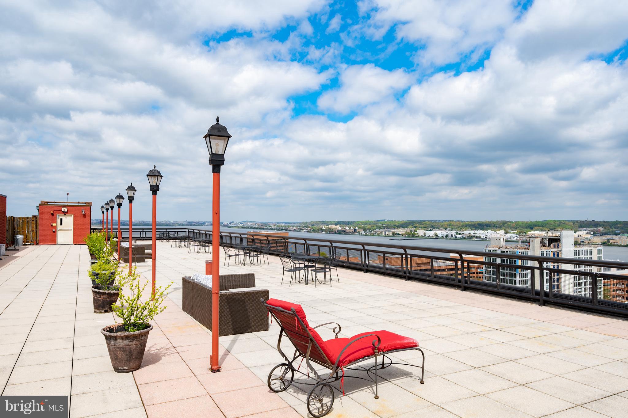 PORT ROYAL CONDOMINIUM - Residential