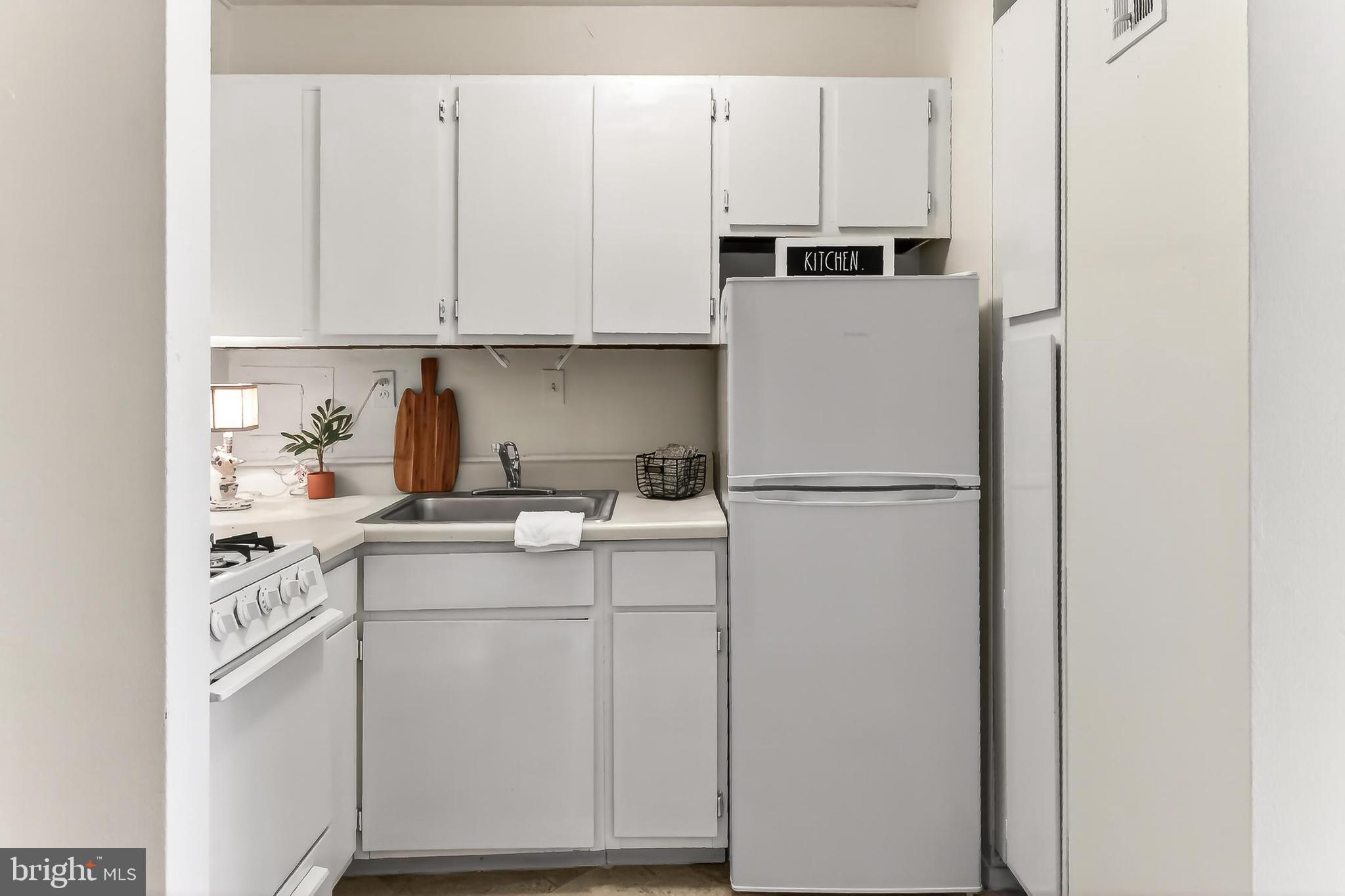 PORT ROYAL CONDOMINIUM - Residential