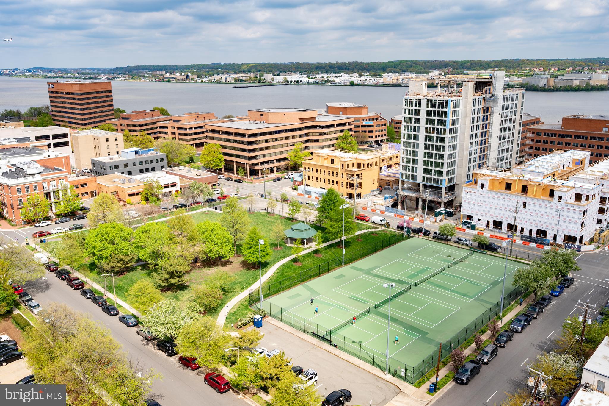 PORT ROYAL CONDOMINIUM - Residential