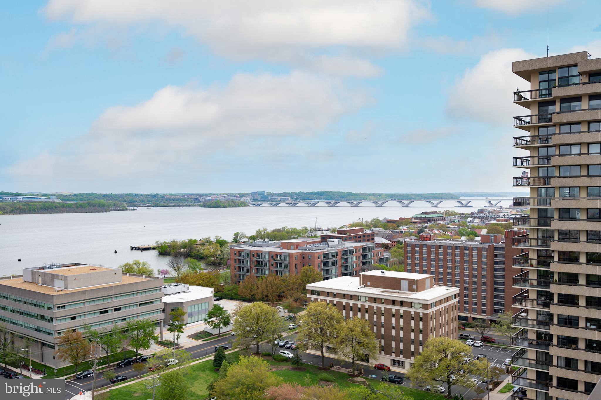 PORT ROYAL CONDOMINIUM - Residential