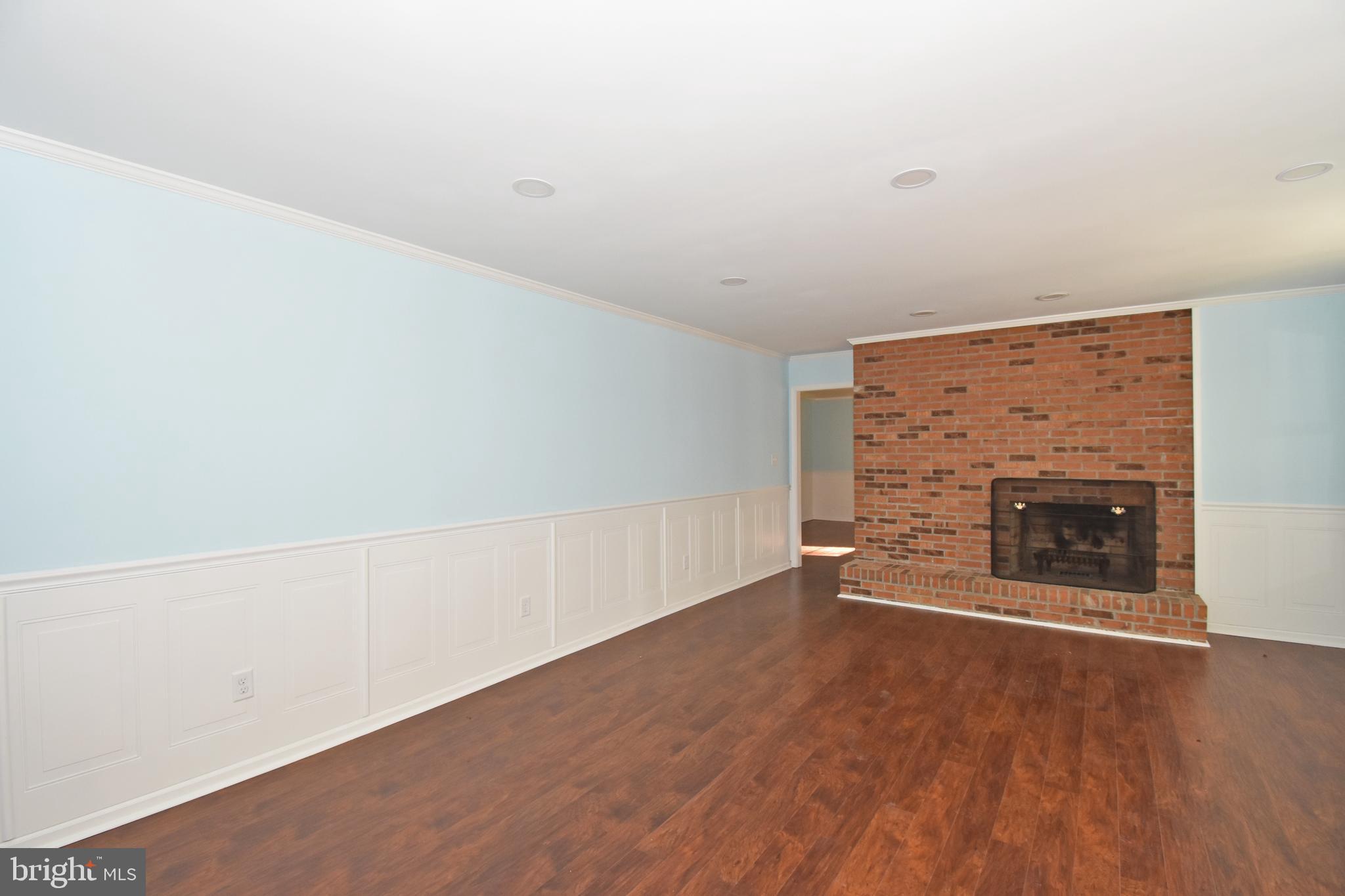 4011 GROSSE POINT DRIVE