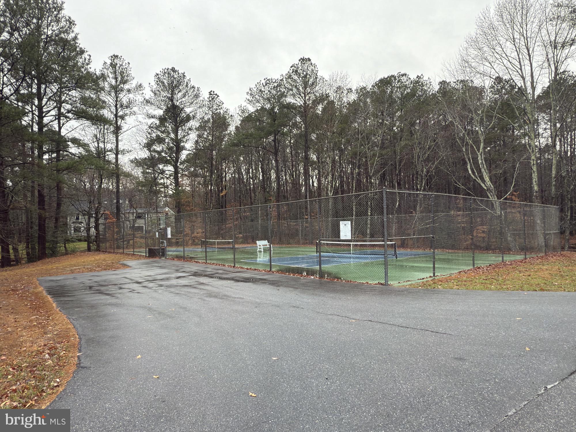 4011 GROSSE POINT DRIVE