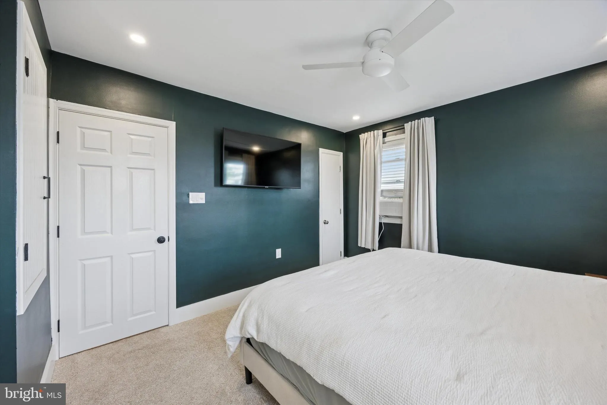 Philadelphia, Pennsylvania 19115, United States, 3 Bedrooms Bedrooms, ,2 BathroomsBathrooms,Residential,Active,167652