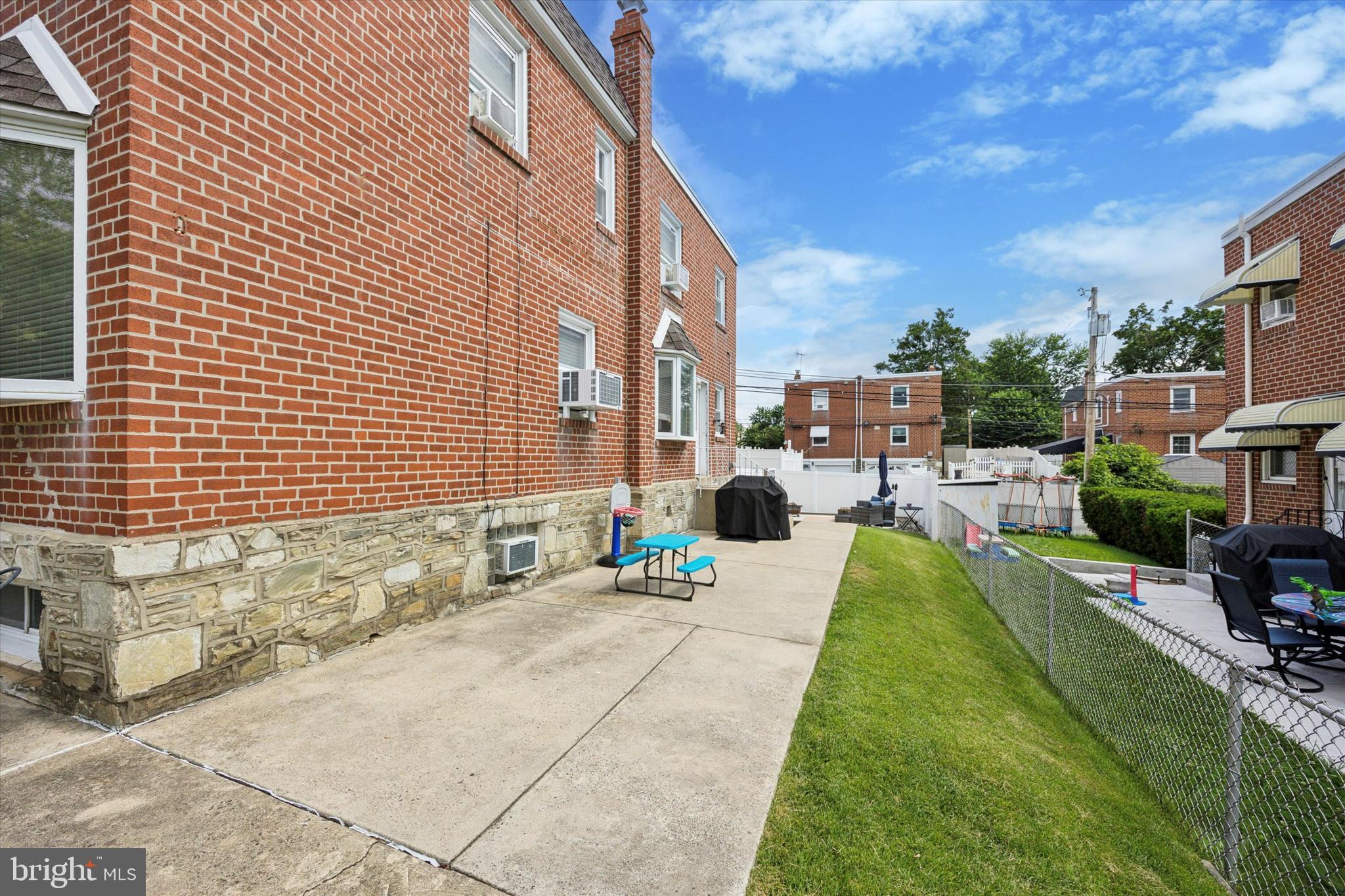 849 GLENN STREET