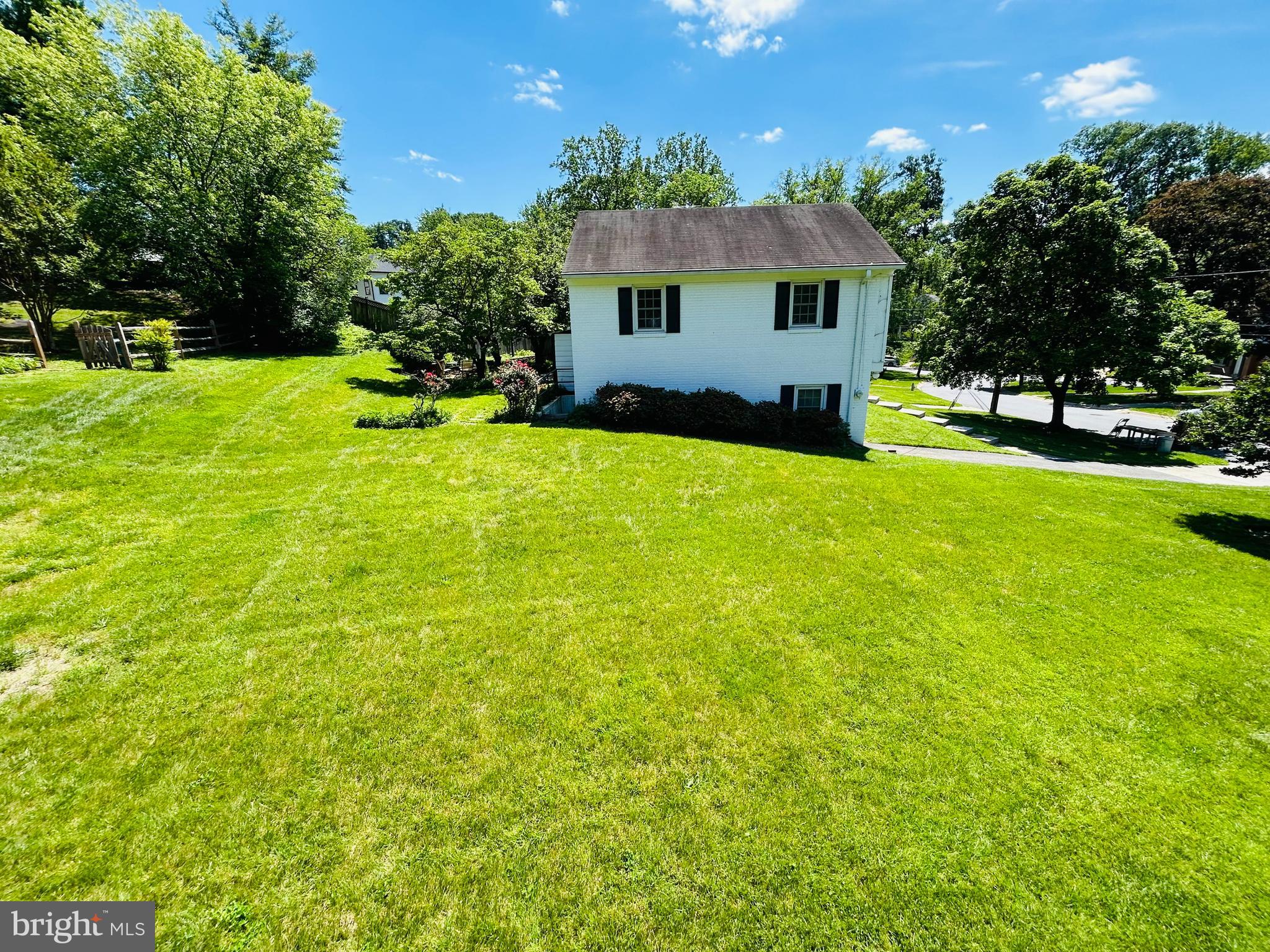 7805 FULBRIGHT COURT