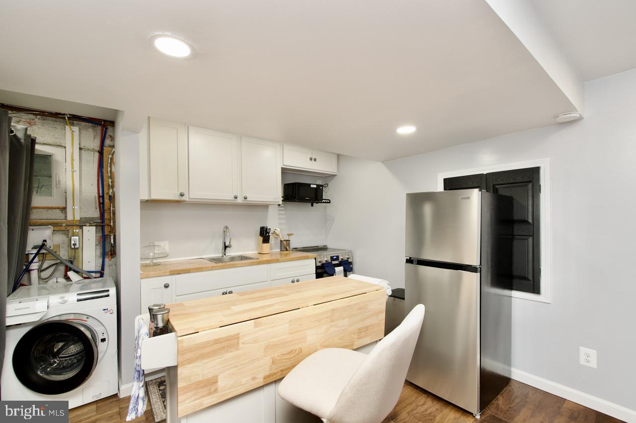 DALE CITY - Residential Lease