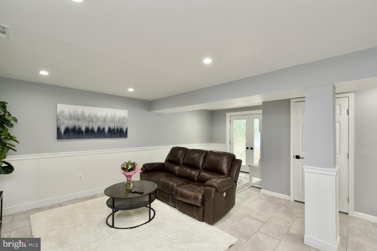 DALE CITY - Residential Lease