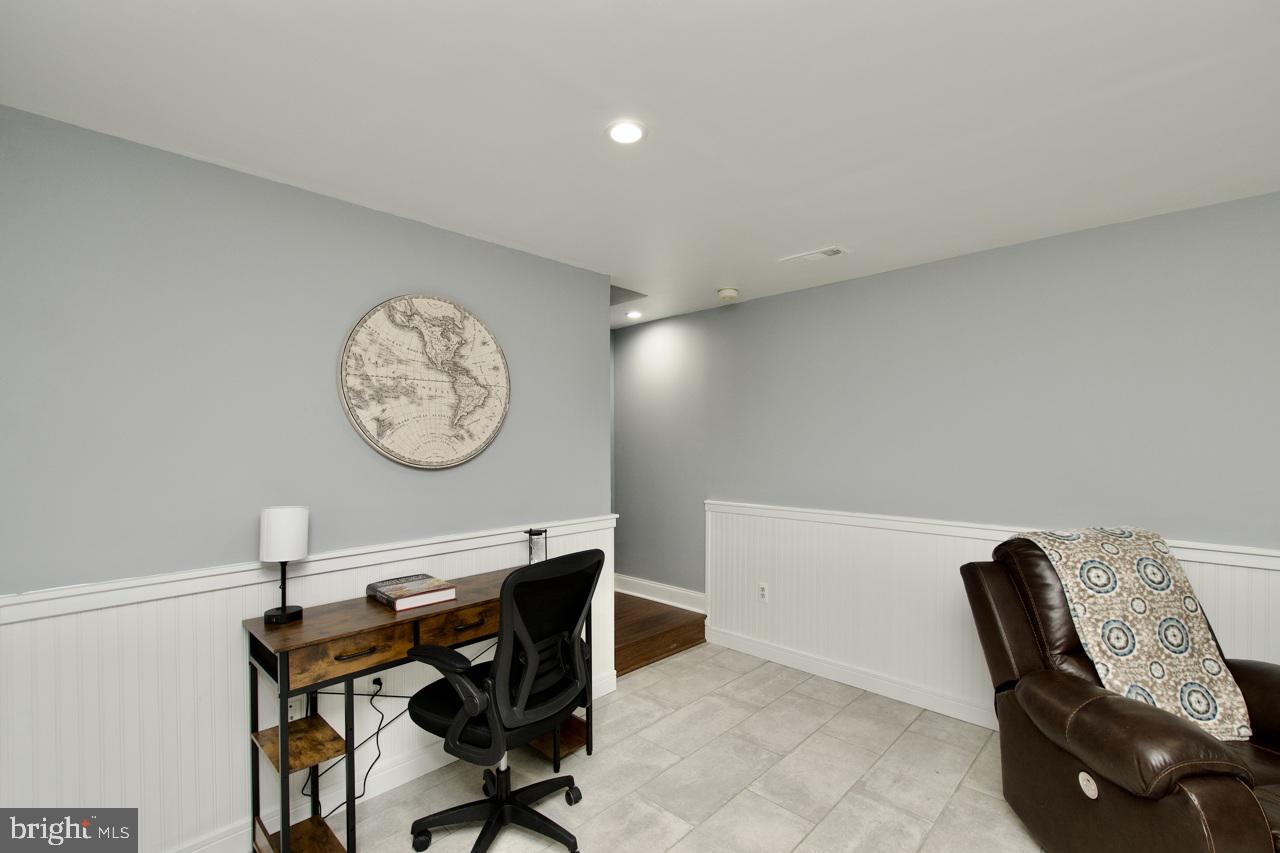 DALE CITY - Residential Lease