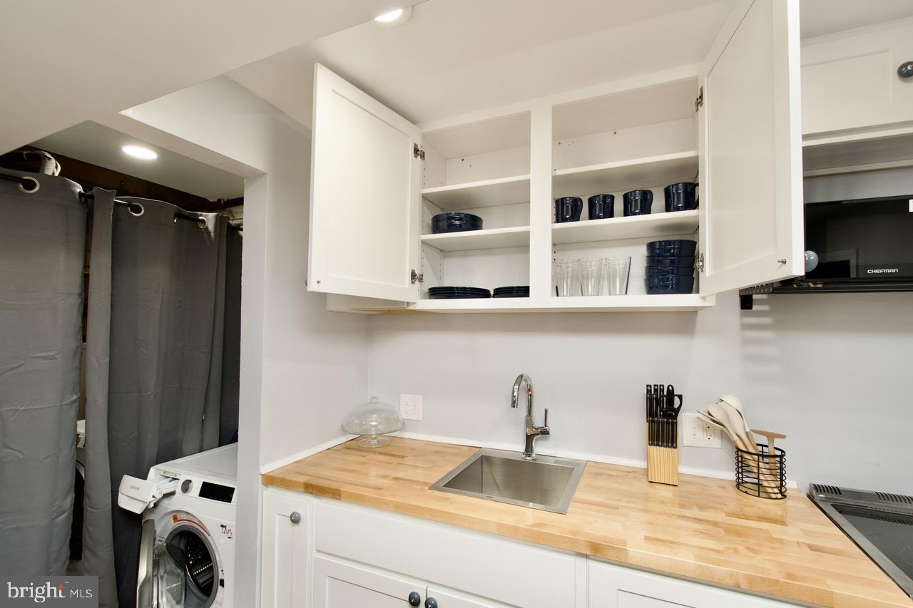 DALE CITY - Residential Lease