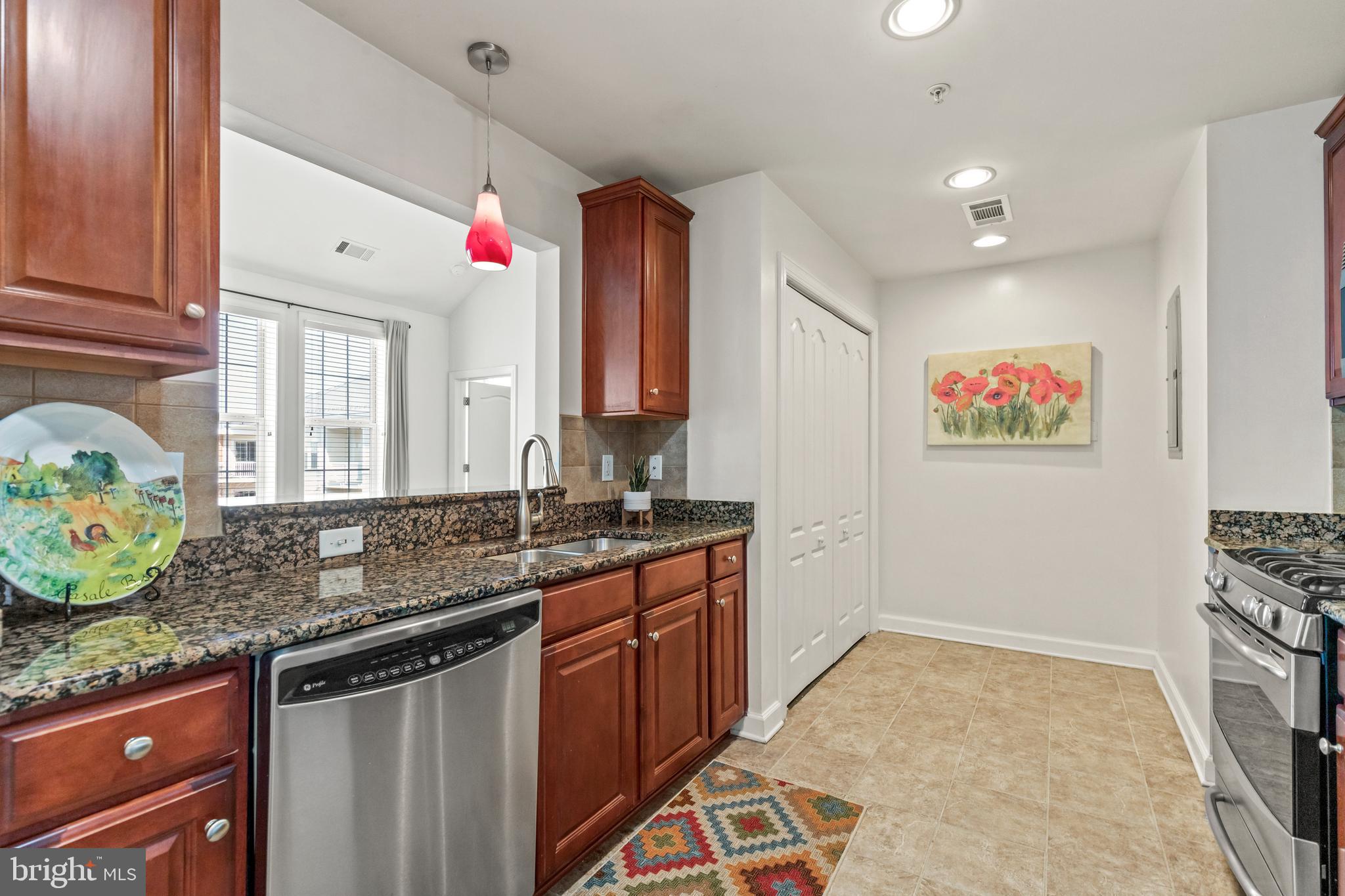 CAMERON STATION - Residential