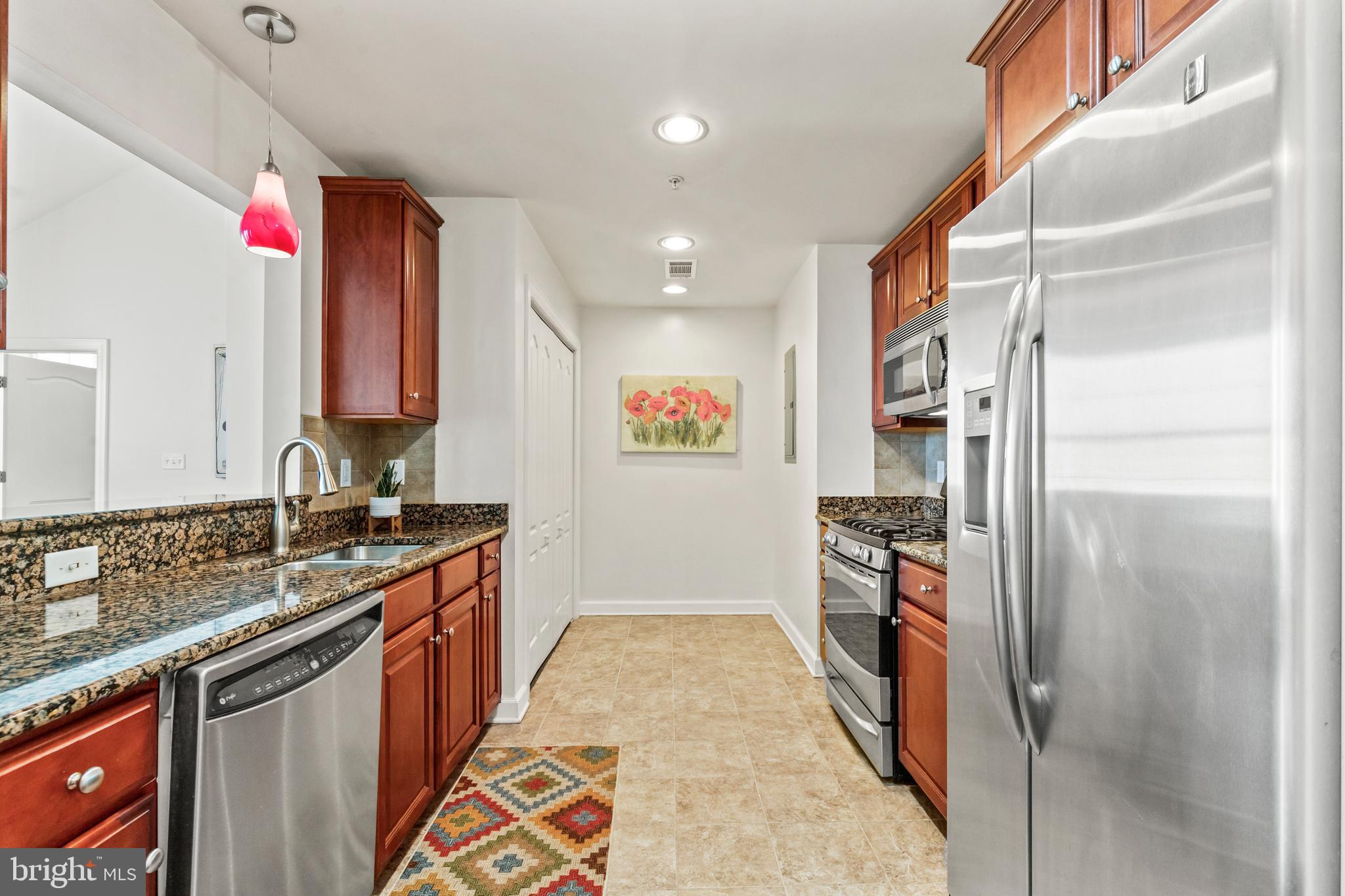 CAMERON STATION - Residential