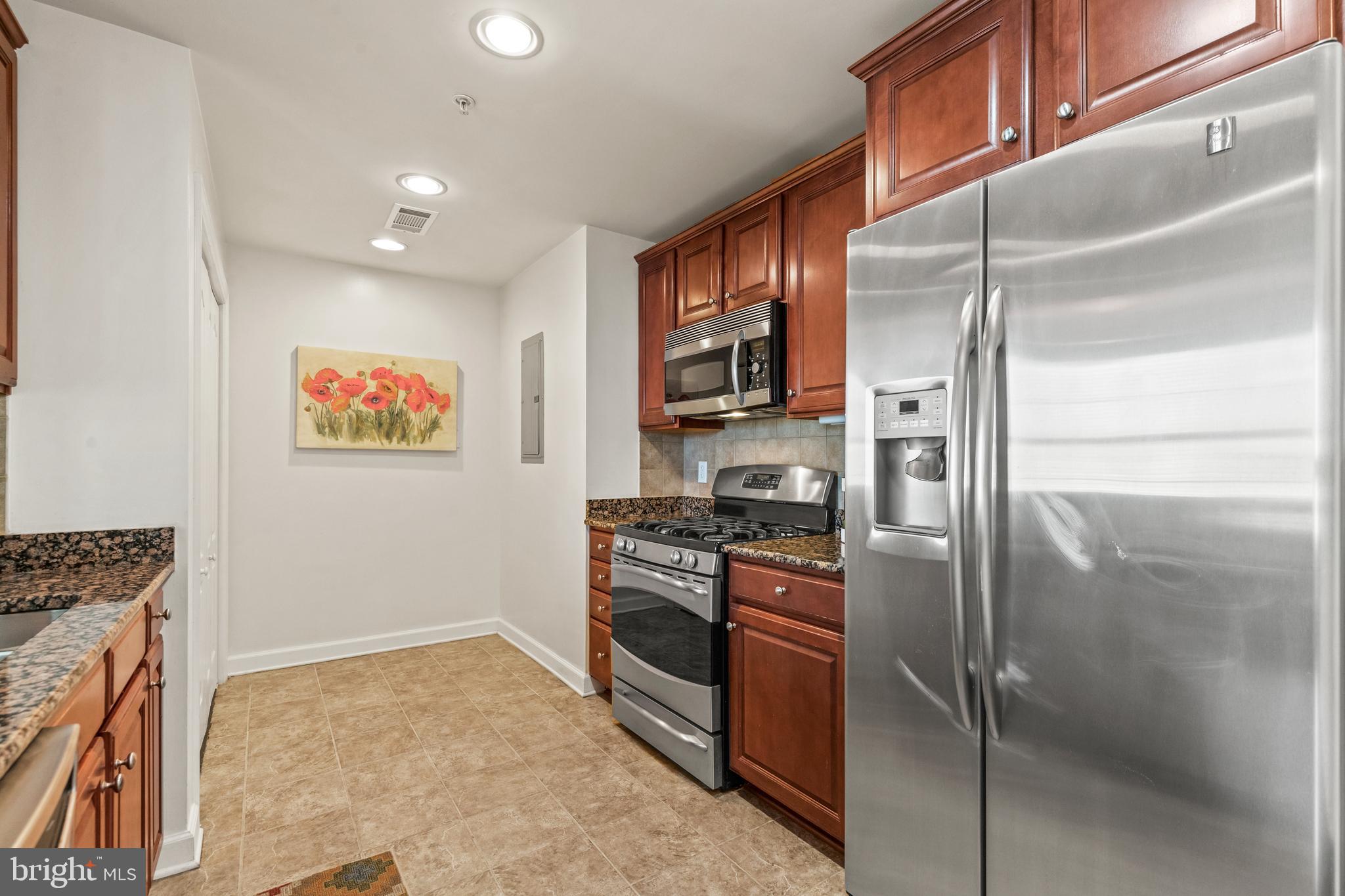 CAMERON STATION - Residential