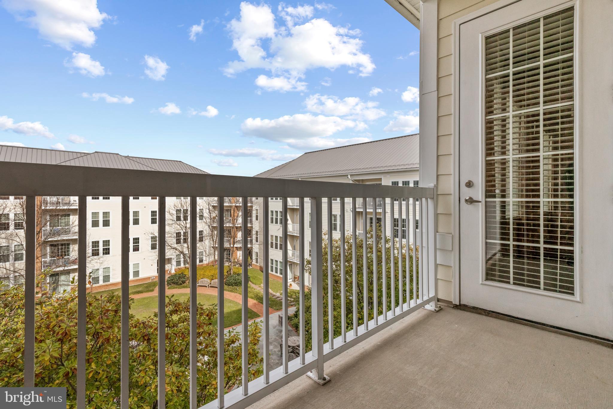 CAMERON STATION - Residential