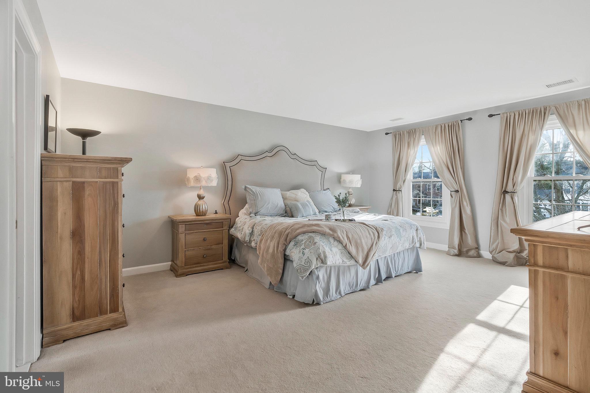 ASHBURN FARM - Residential