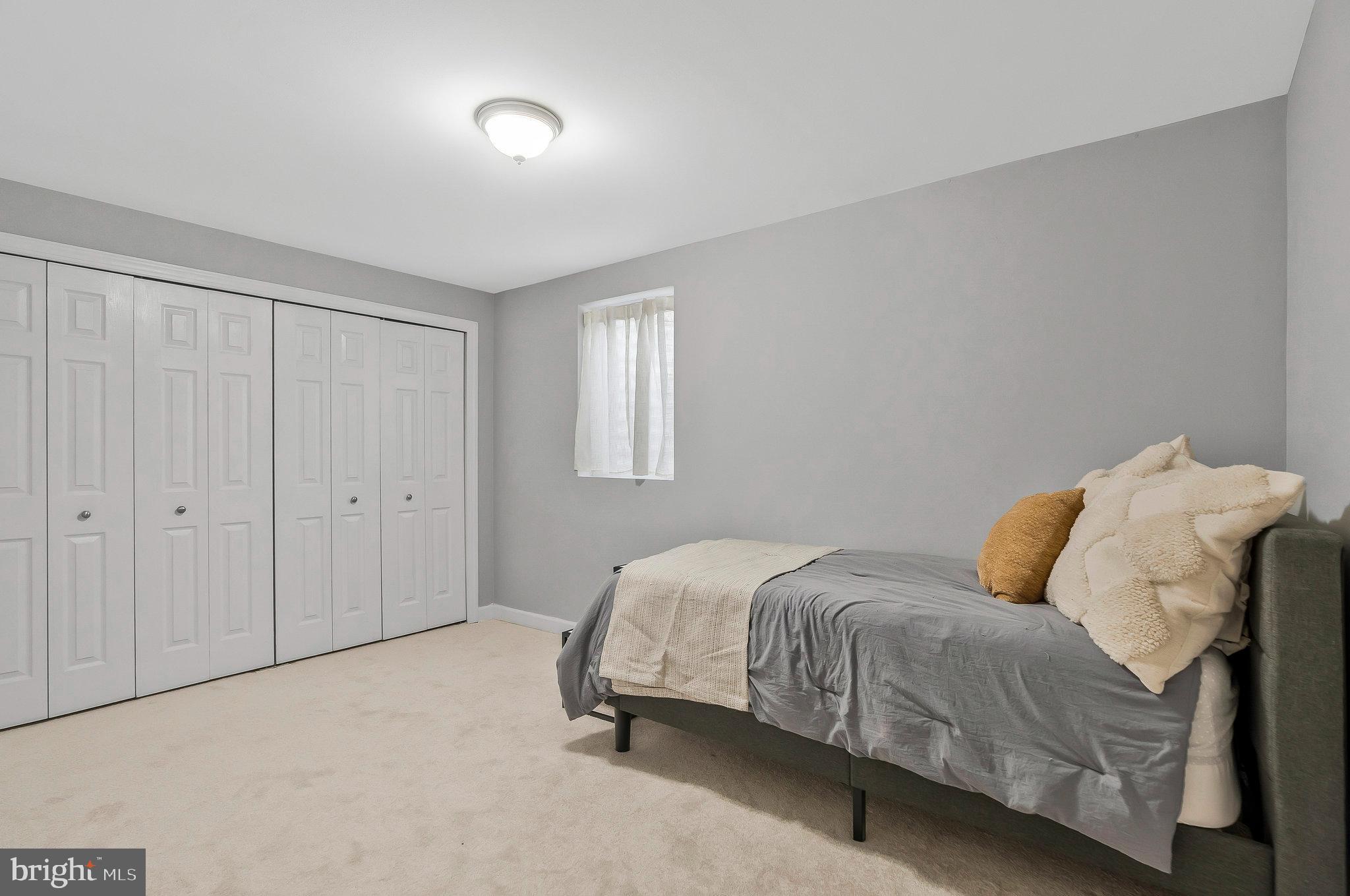 ASHBURN FARM - Residential