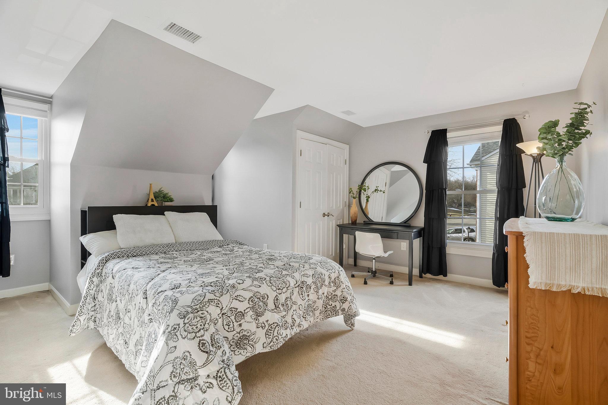 ASHBURN FARM - Residential