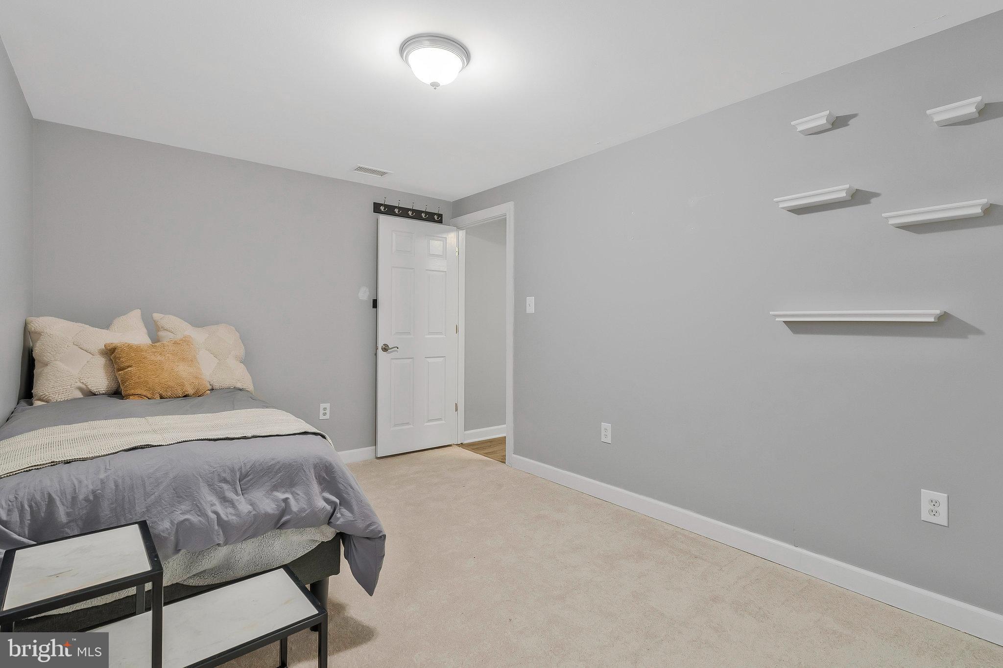 ASHBURN FARM - Residential