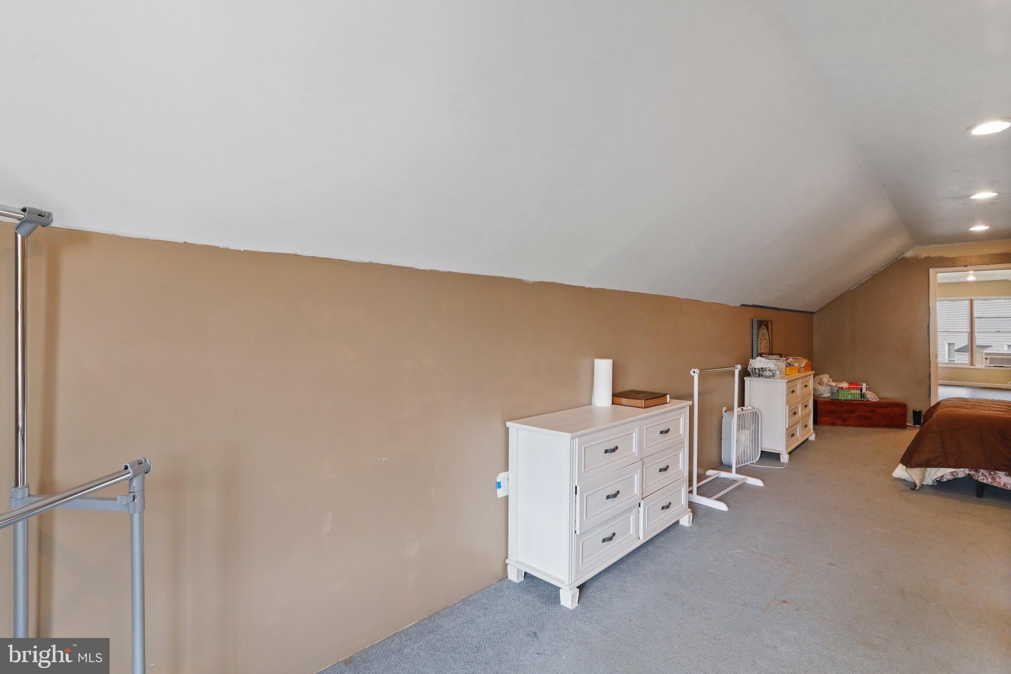 WOODBRIDGE - Residential