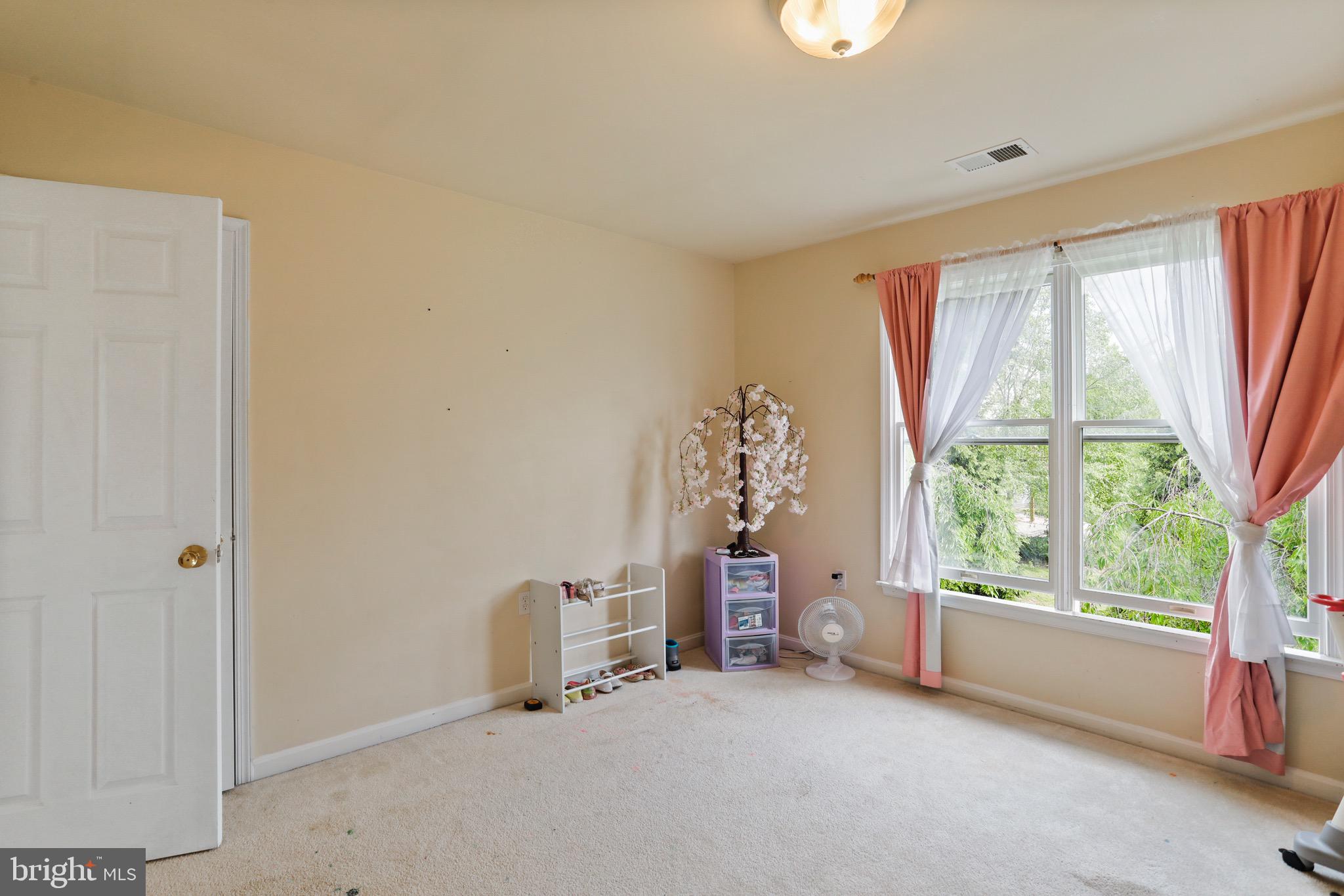 WOODBRIDGE - Residential