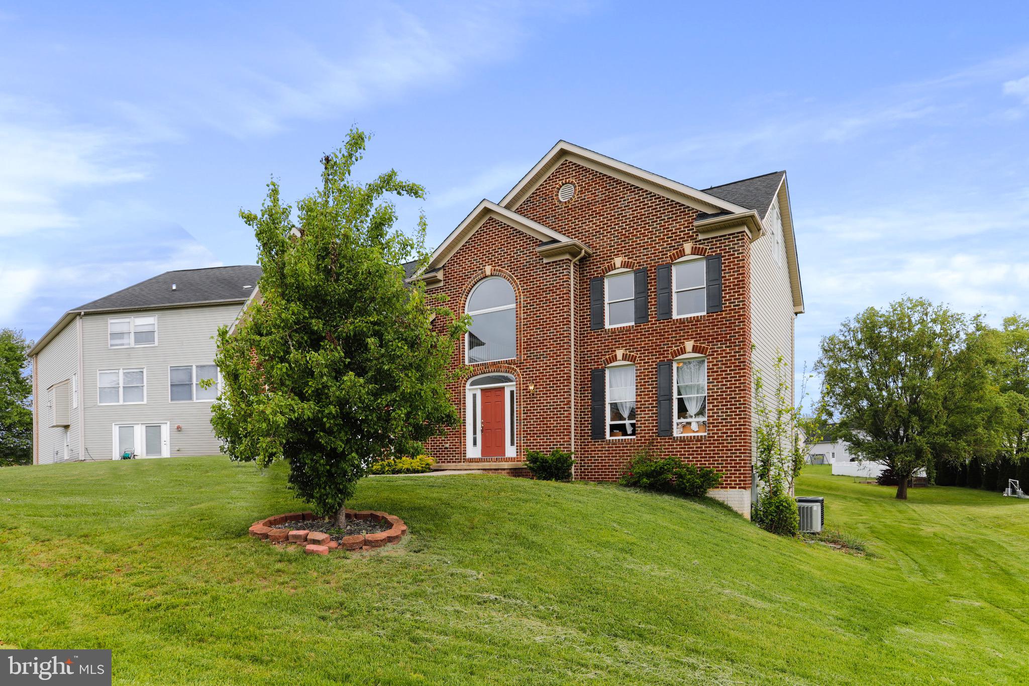 WOODBRIDGE - Residential