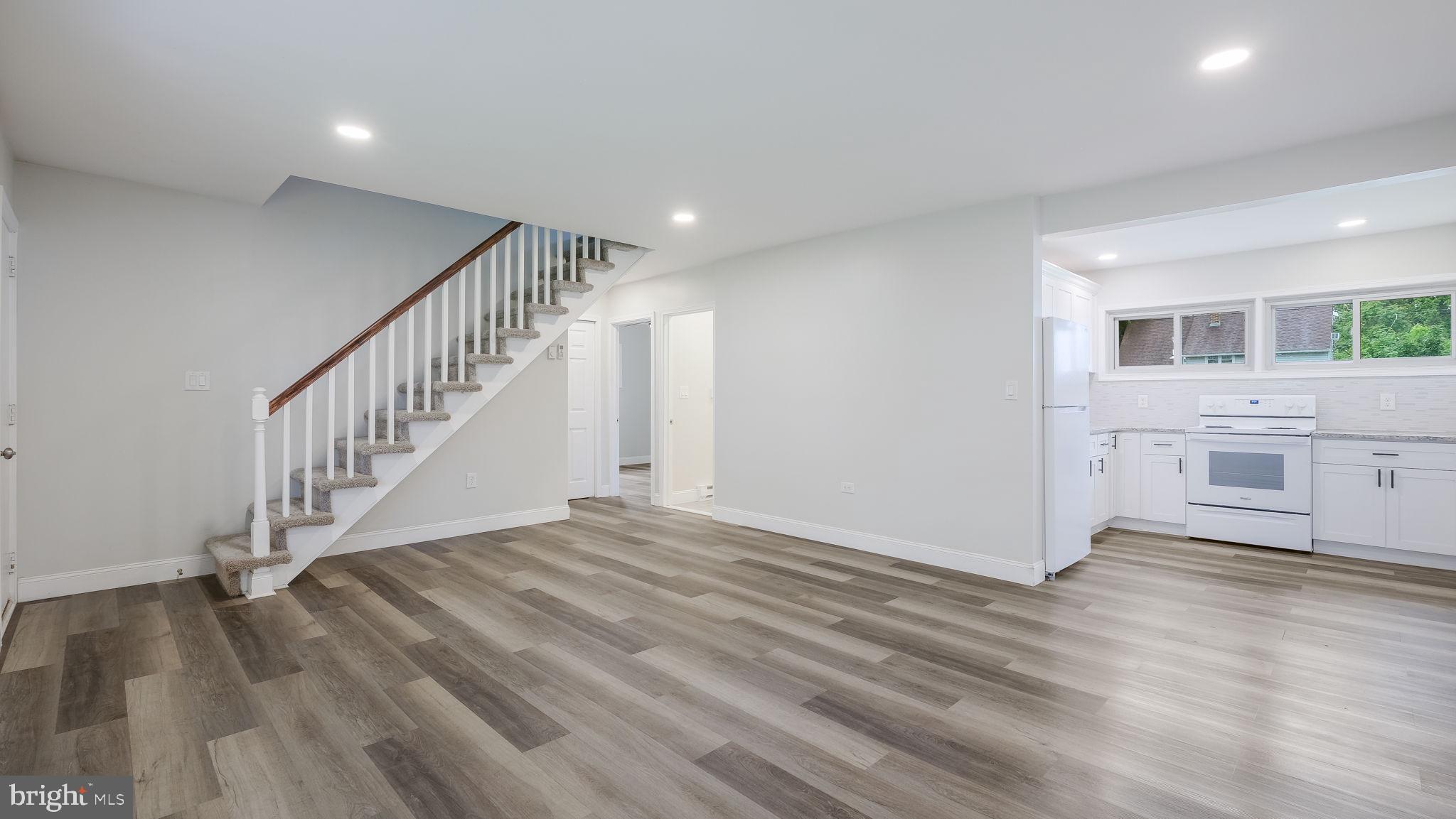 319 HOLLY DRIVE