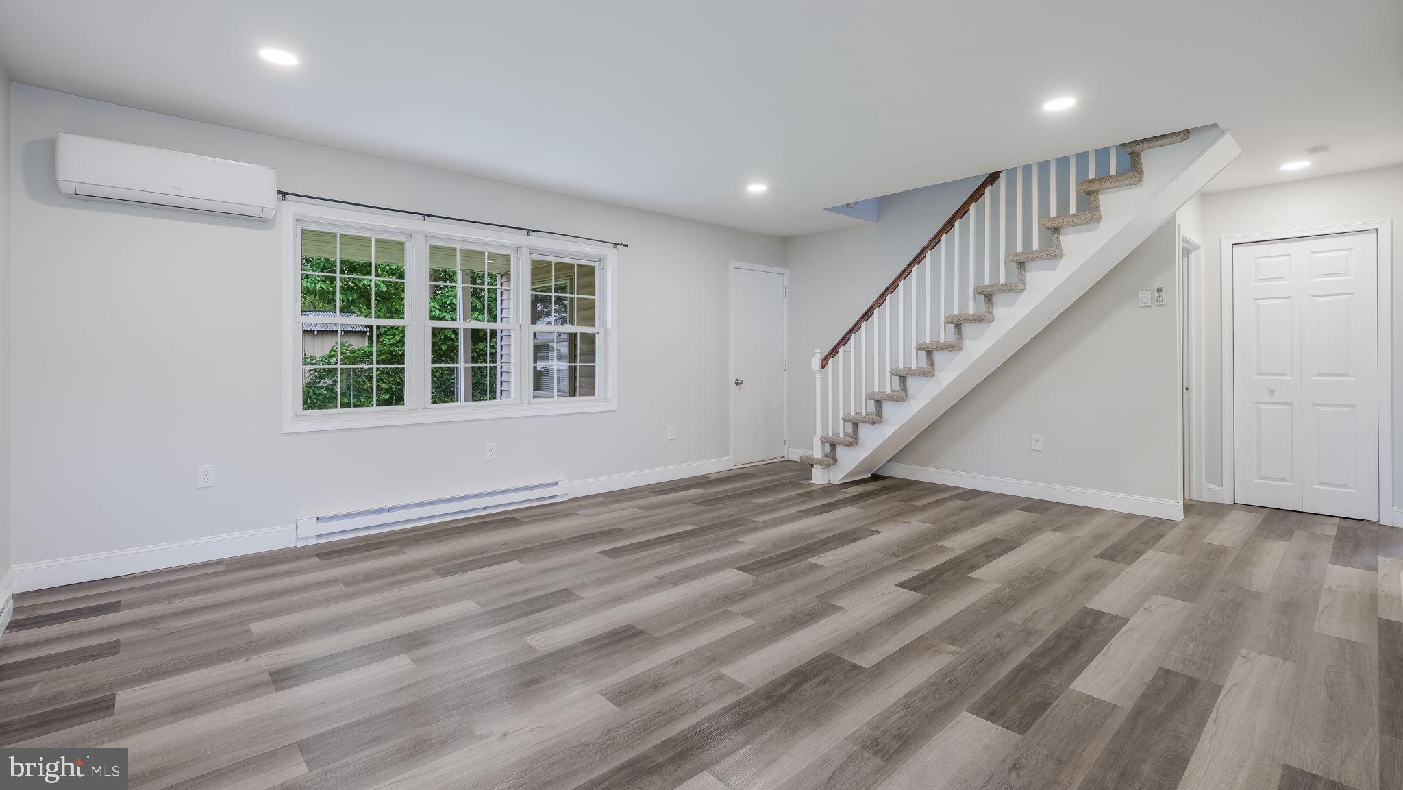 319 HOLLY DRIVE