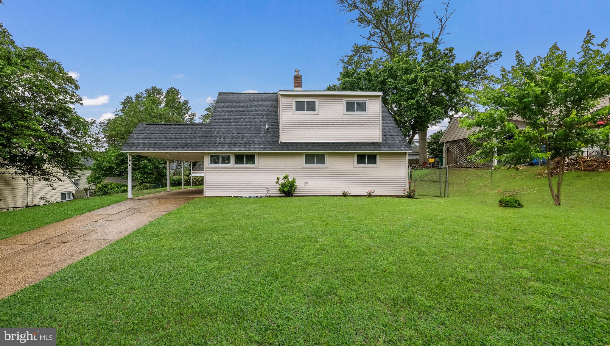 319 HOLLY DRIVE