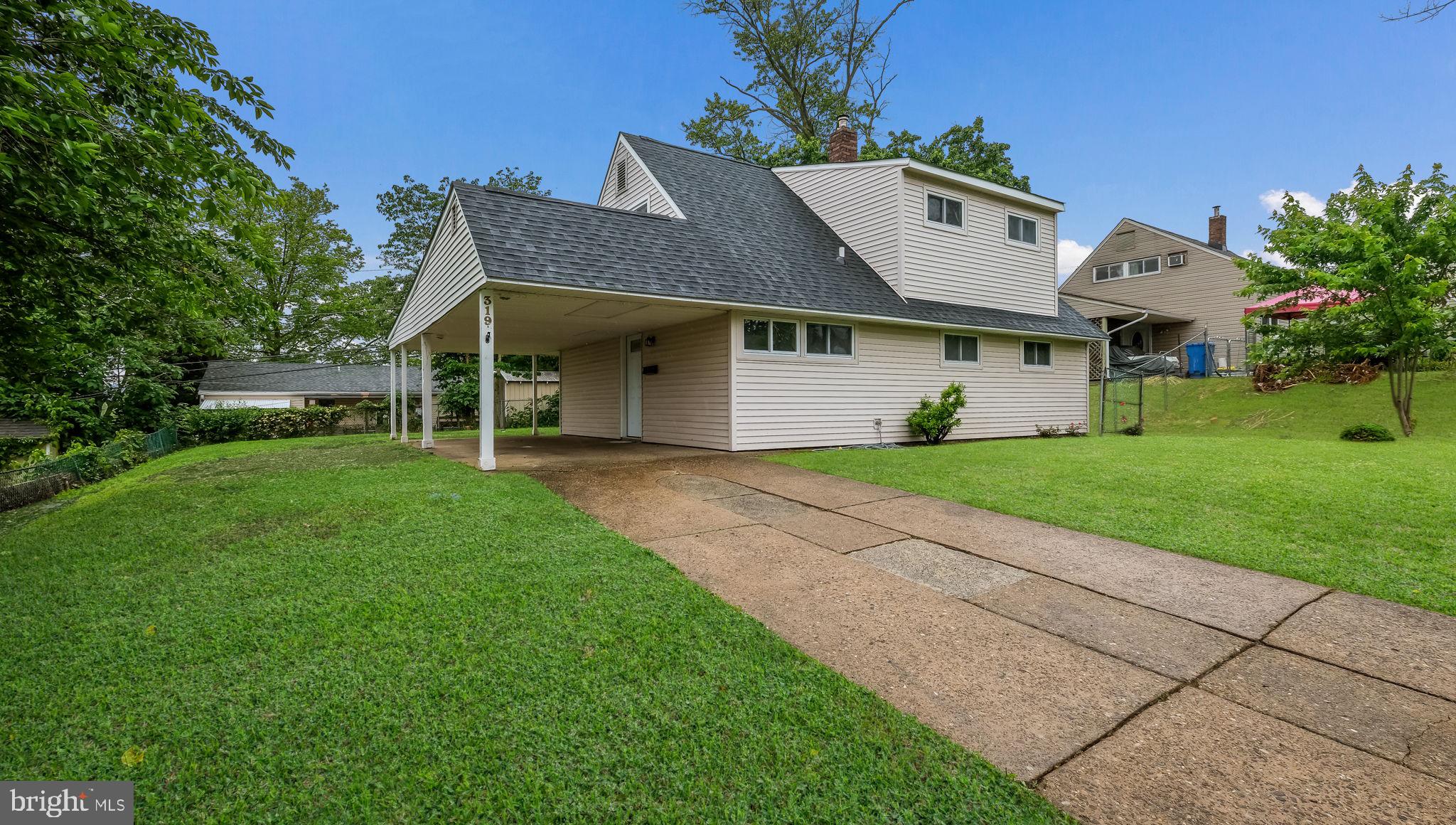 319 HOLLY DRIVE