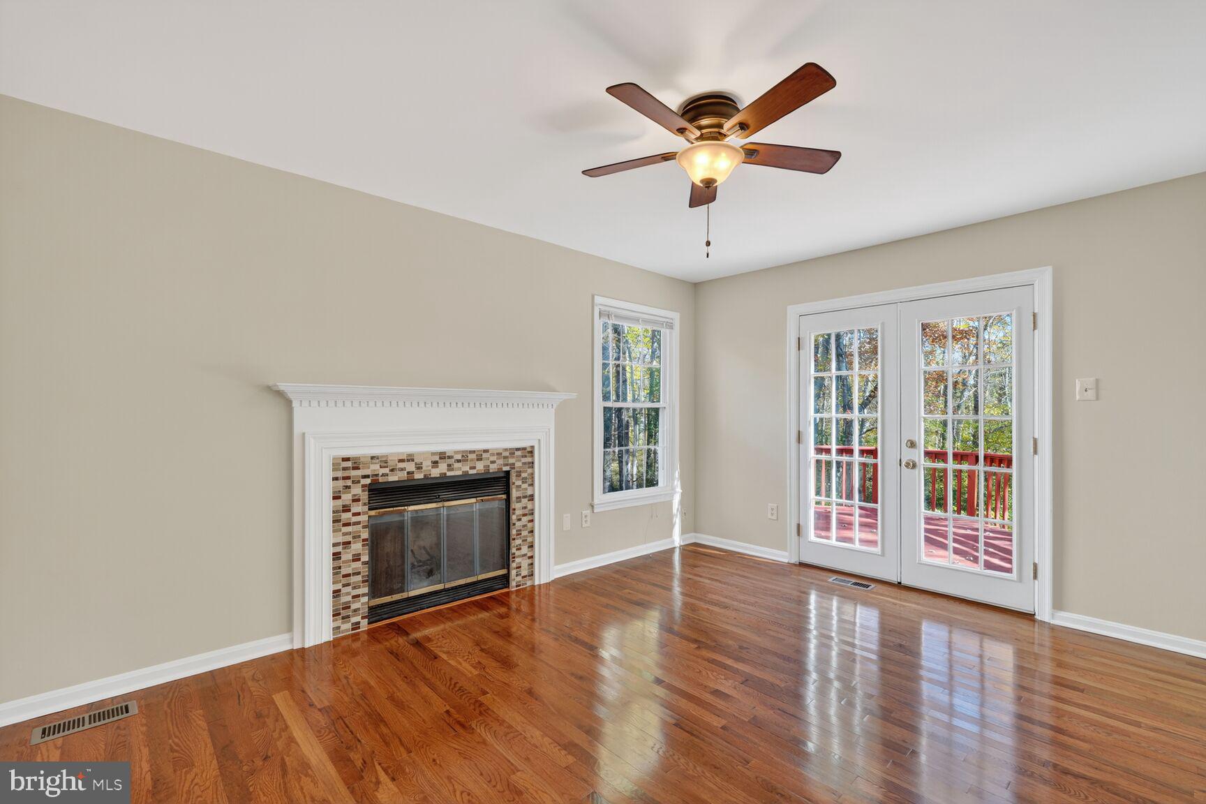 LAKE DEVEREUX - Residential