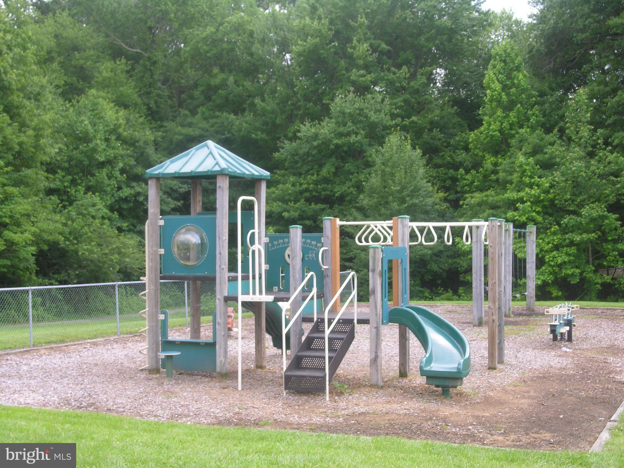 LAKE DEVEREUX - Residential