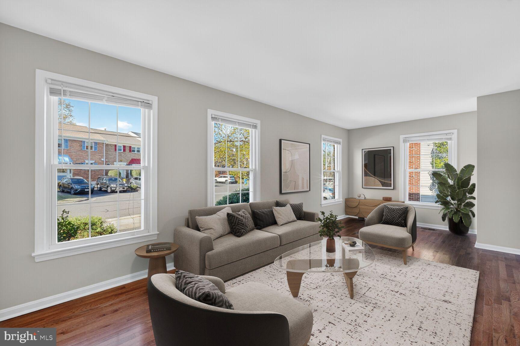 7137 LAKE COVE DRIVE