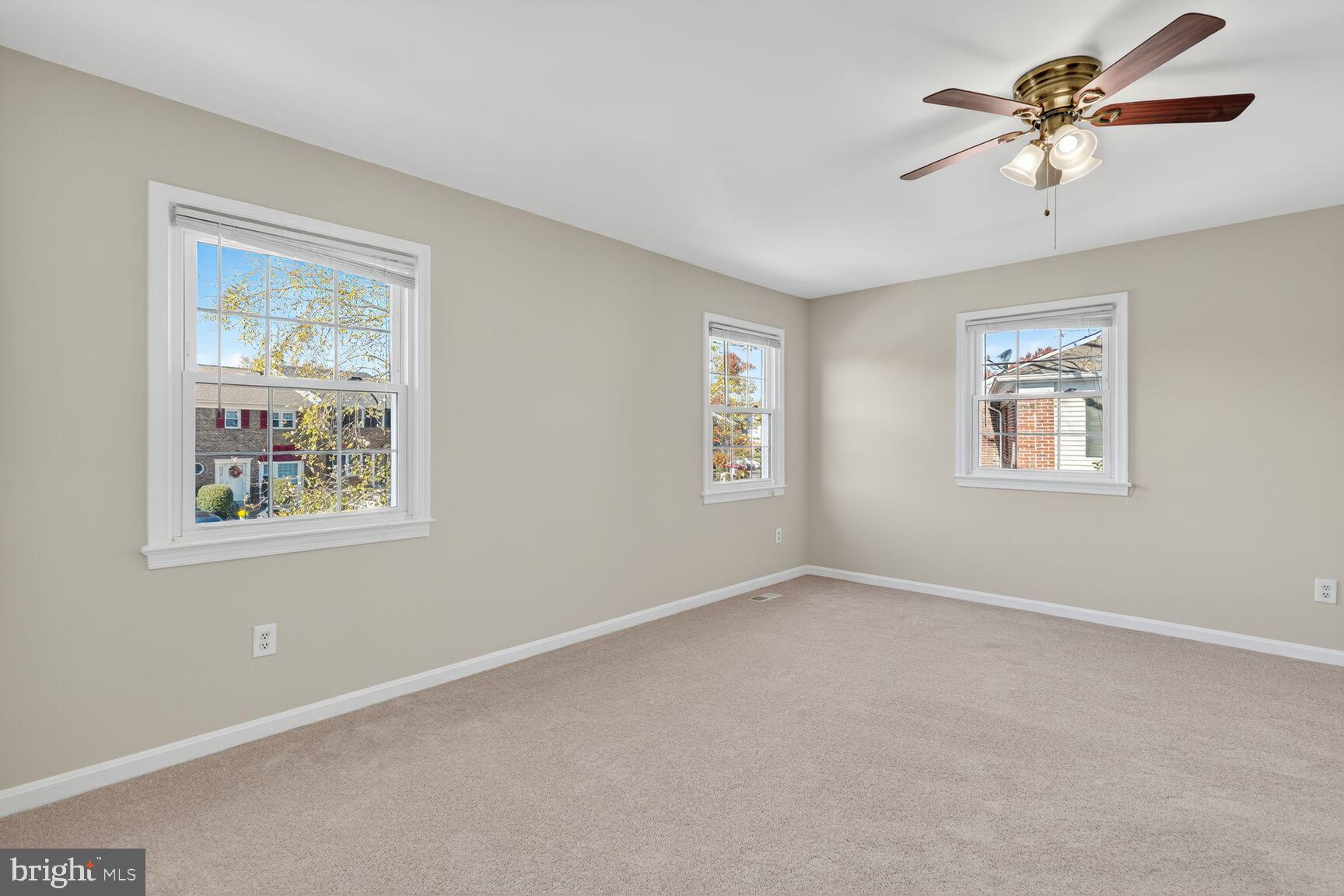 LAKE DEVEREUX - Residential